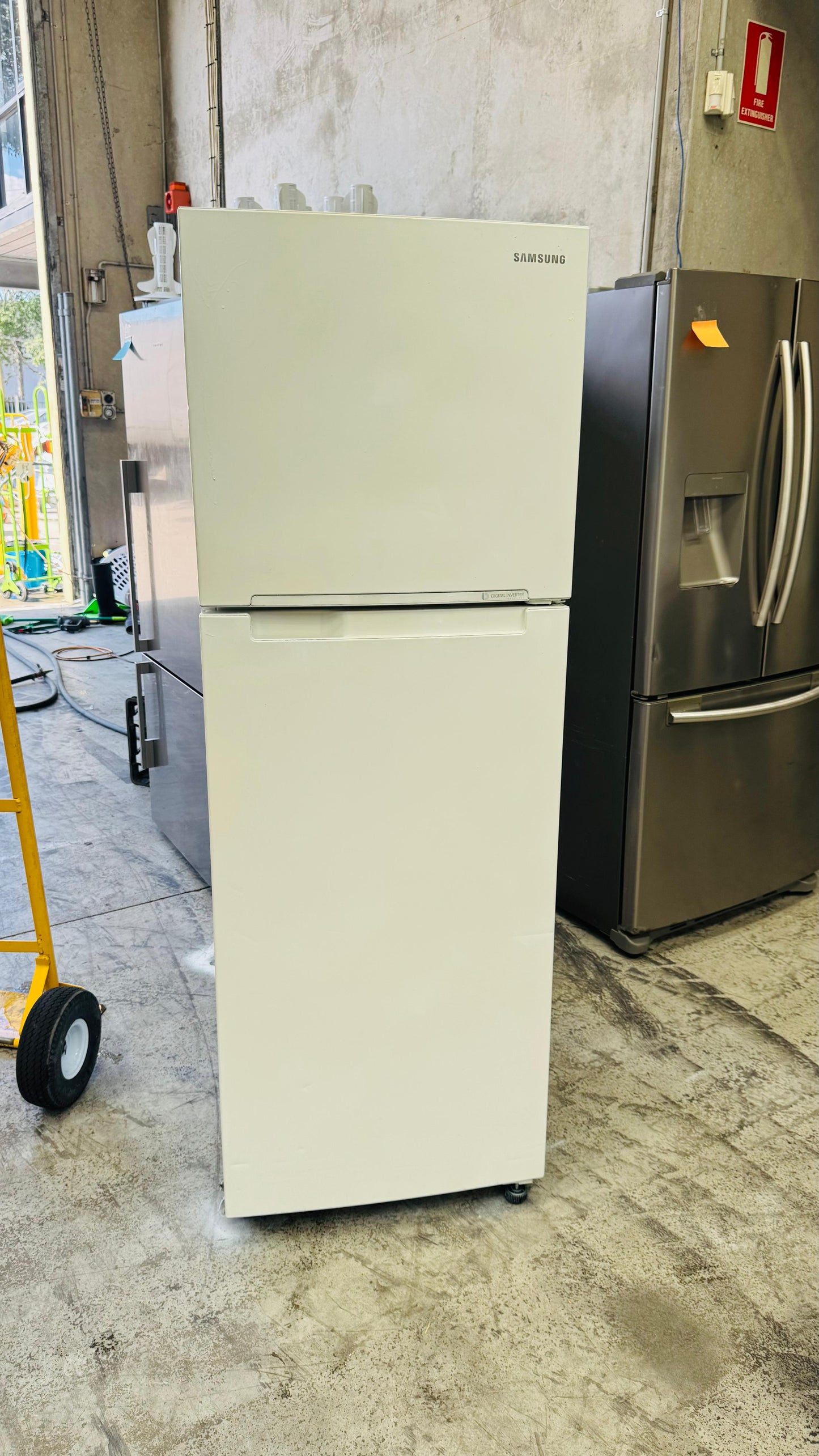 SAMSUNG 343 LITRES FRIDGE FREEZER