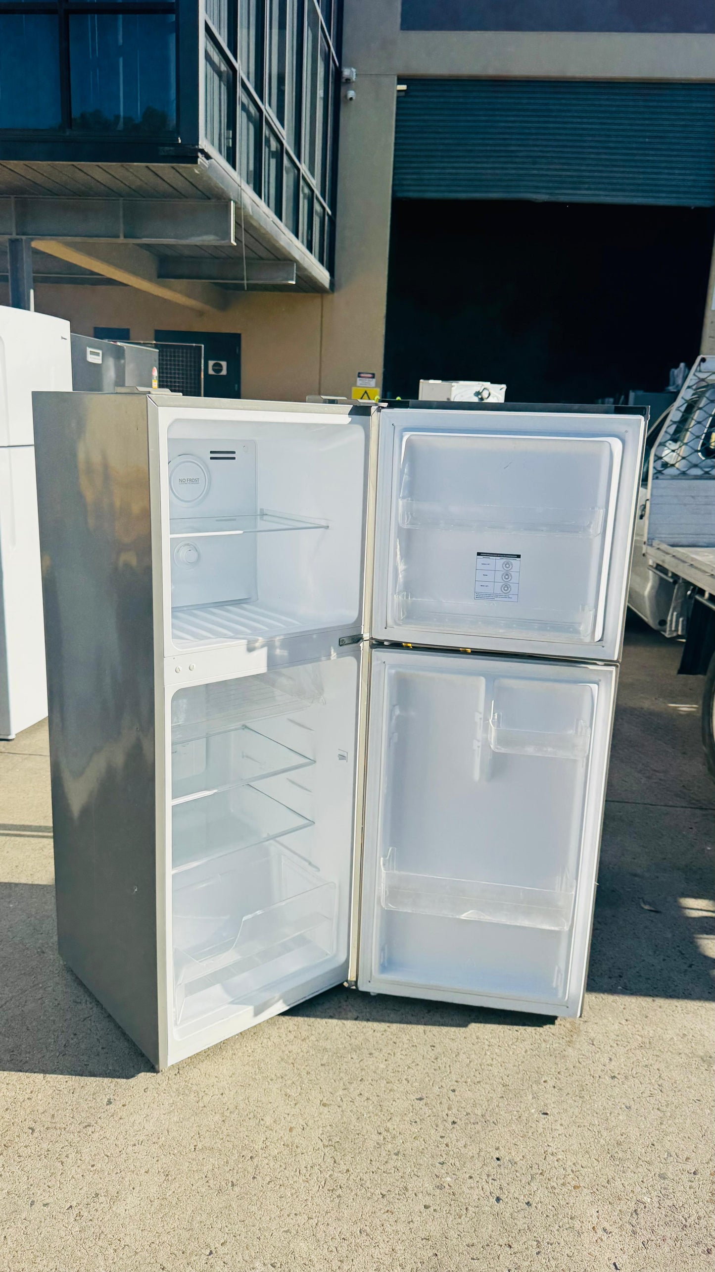 HAIER 221 LITRES FRIDGE FREEZER