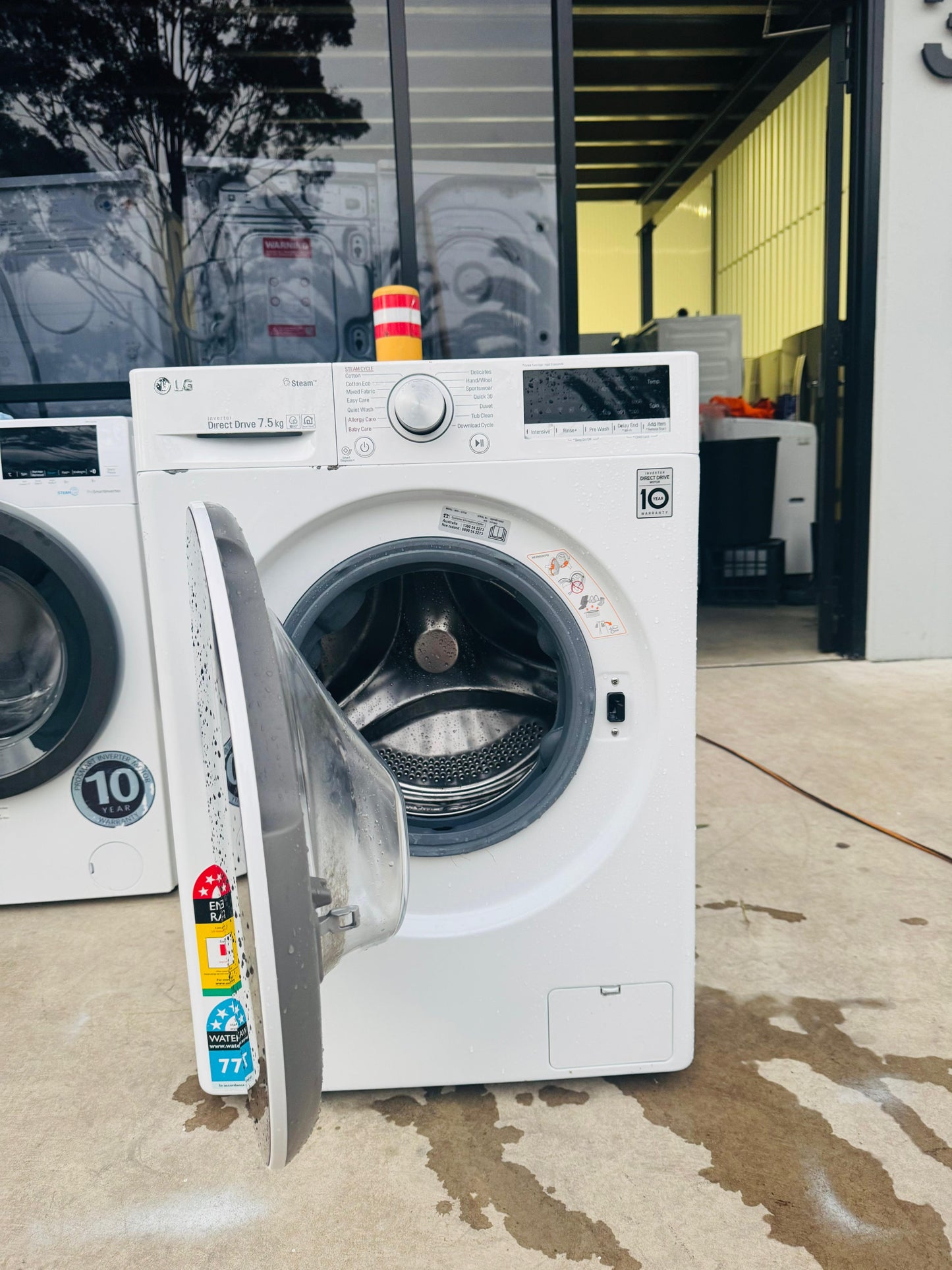 LG 7.5 KGS FRONT LOADER WASHING MACHINE