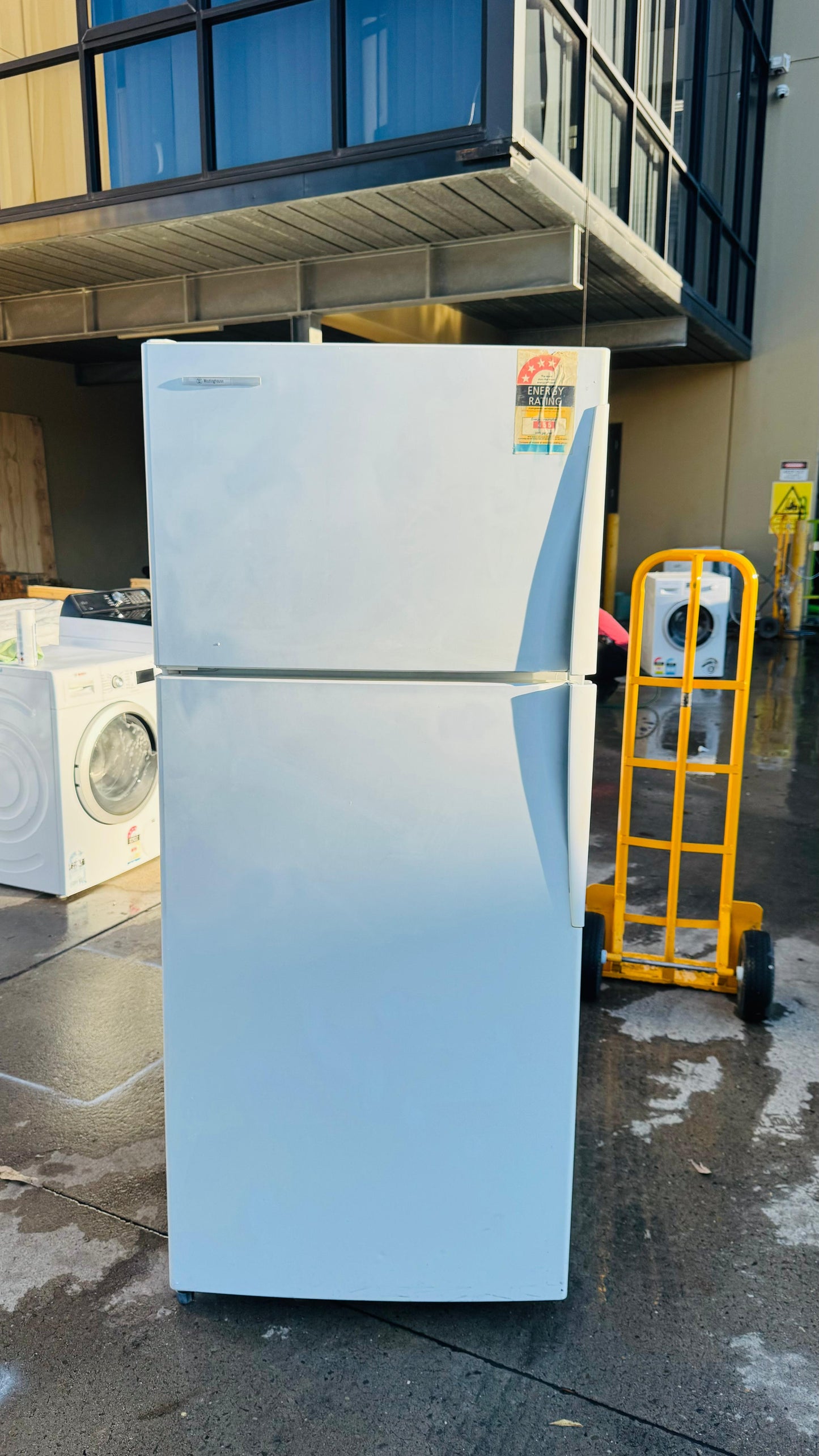 WESTINGHOUSE 416 LITRES FRIDGE FREEZER