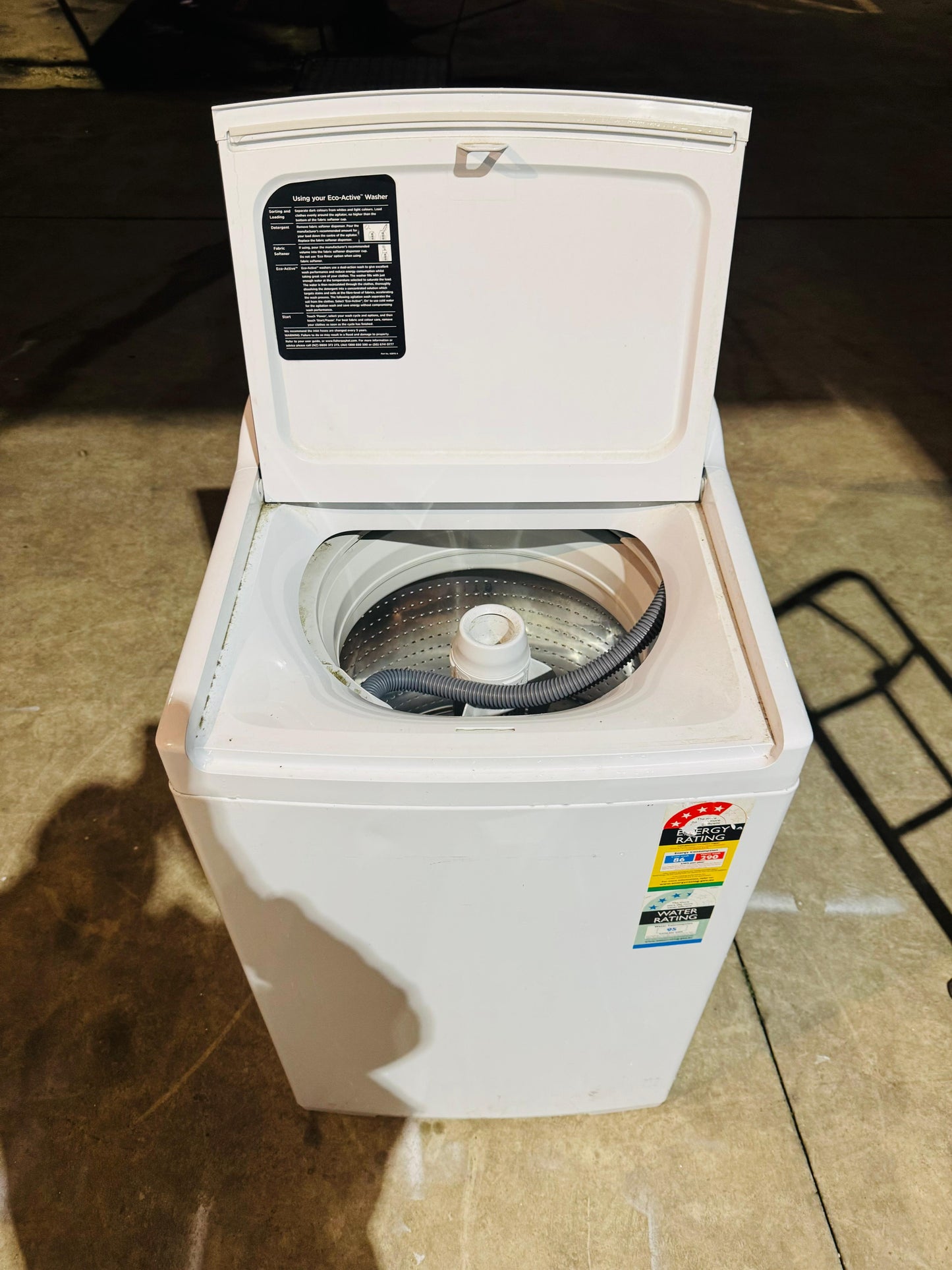 FISHER AND PAYKEL 8KGS TOP LOADER WASHING MACHINE