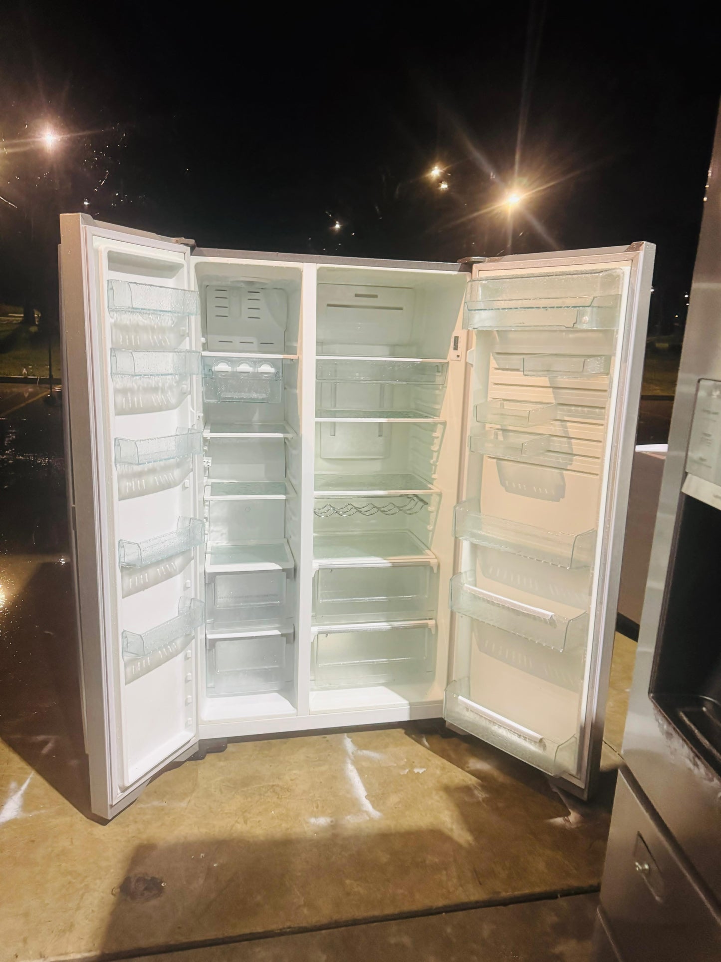 WESTING HOUSE SIDE BY SIDE 700 LITRES FRIDGE FREEZER