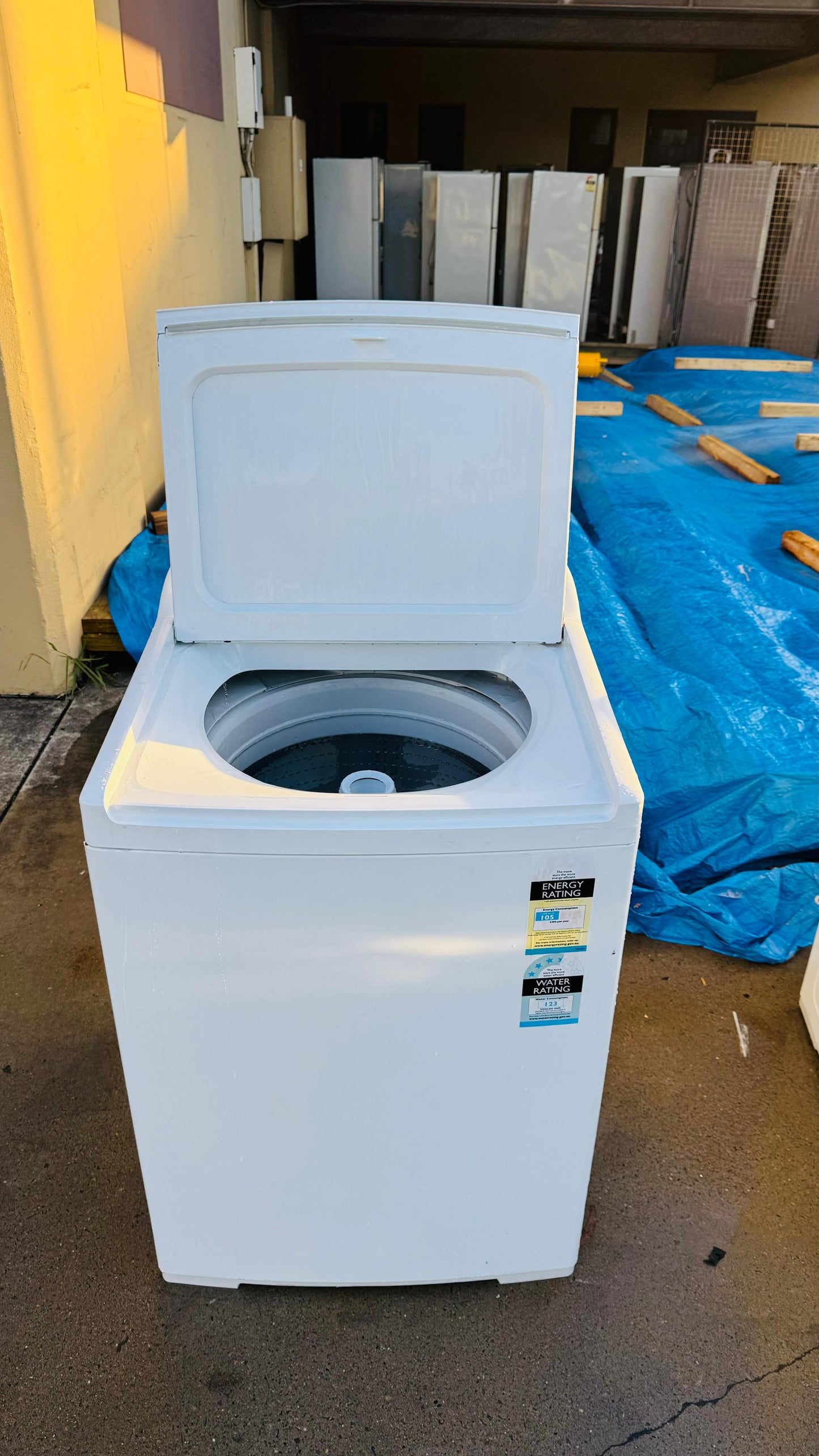 FISHER AND PAYKEL 10KGS TOP LOADER WASHING MACHINE