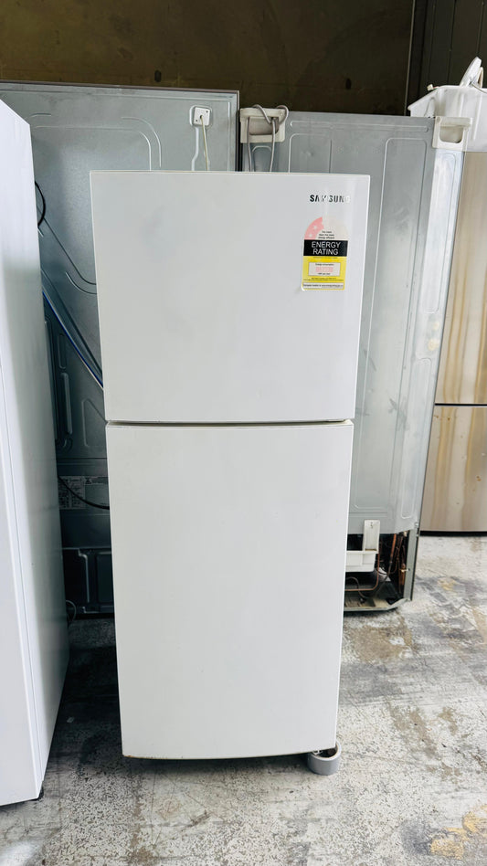 SAMSUNG 216 LITRES FRIDGE FREEZER