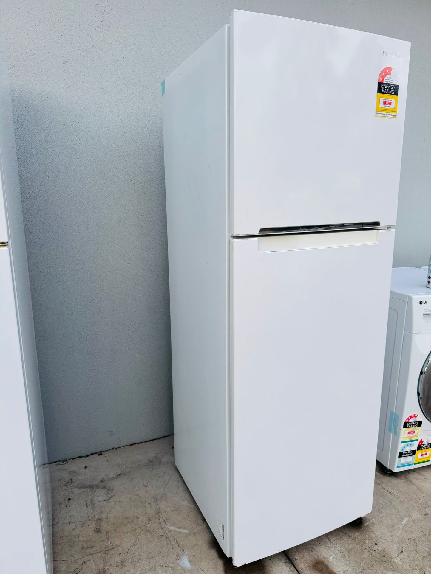 SAMSUNG 341 LITRES FRIDGE FREEZER