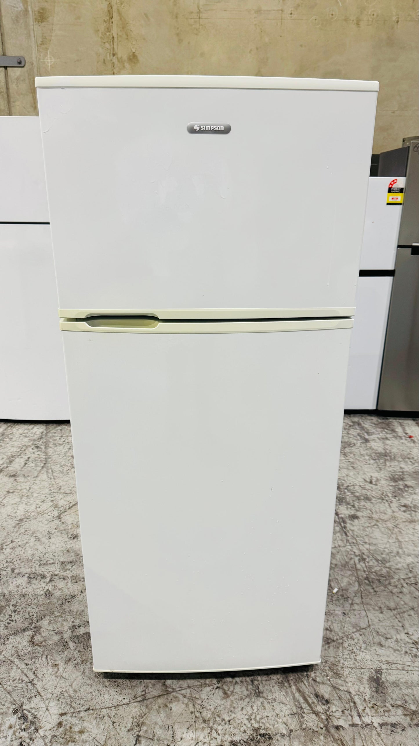 KELVINATOR 420 LITRES FRIDGE FREEZER