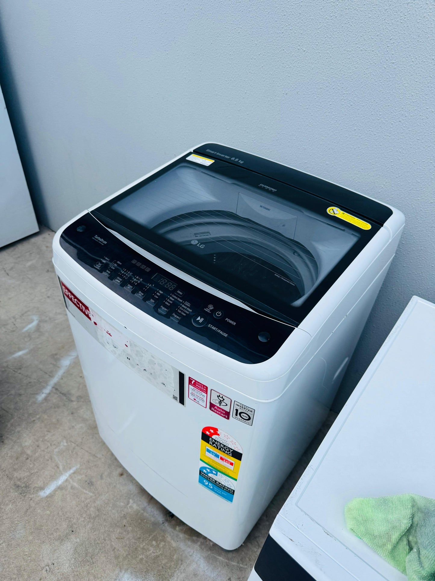 LG 6.5 KGS TOP LOADER WASHING MACHINE