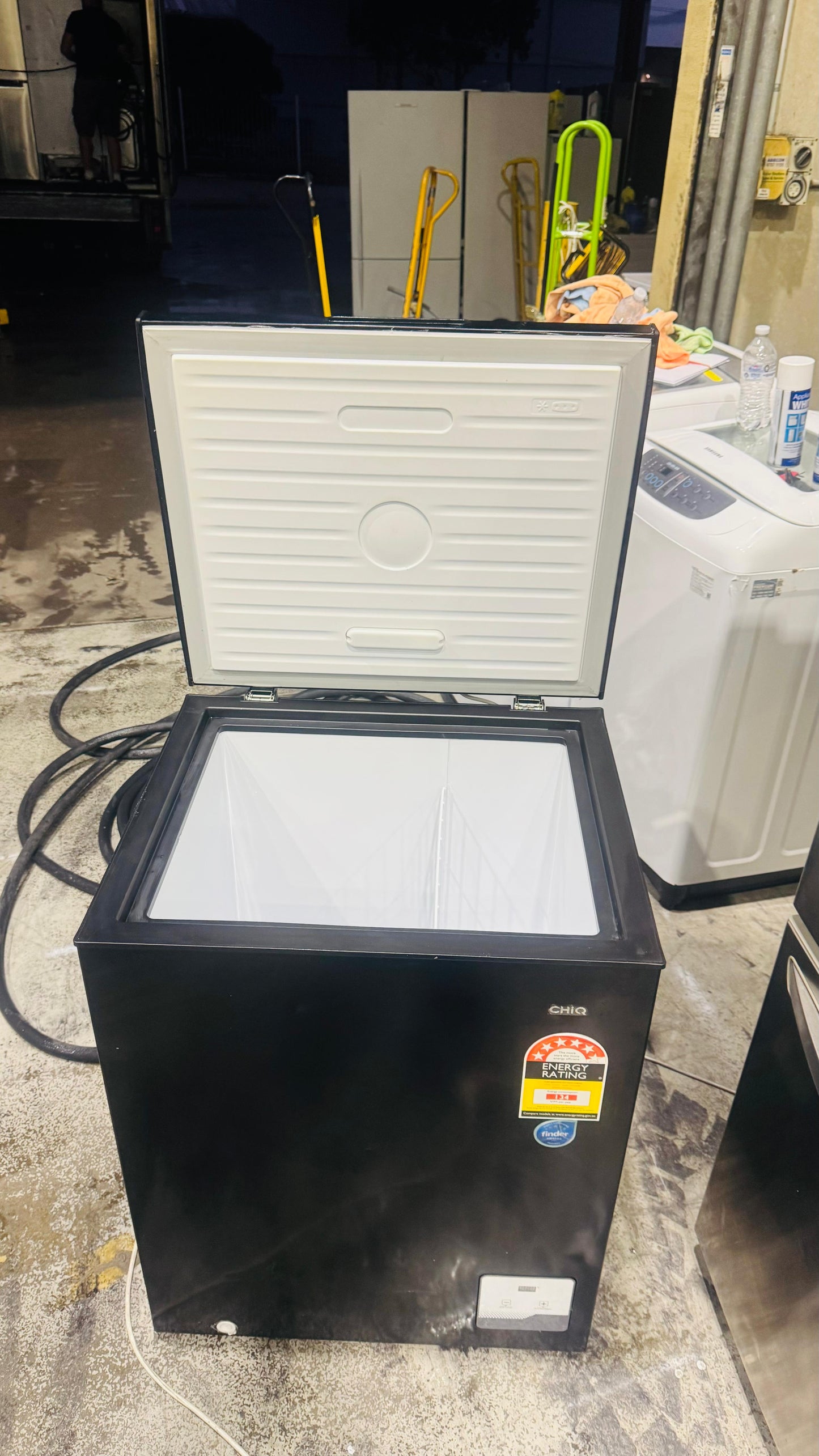 CHIQ 142 LITRES  FREEZER