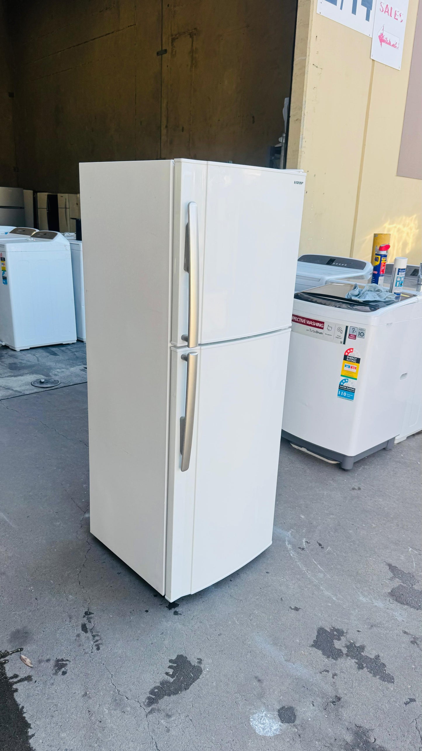 SHARP 245 LITRES FRIDGE FREEZER