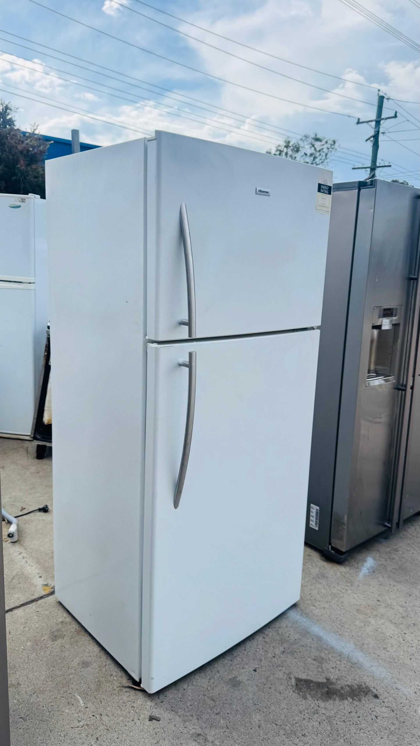 HISENSE 526 LITRES FRIDGE FREEZER