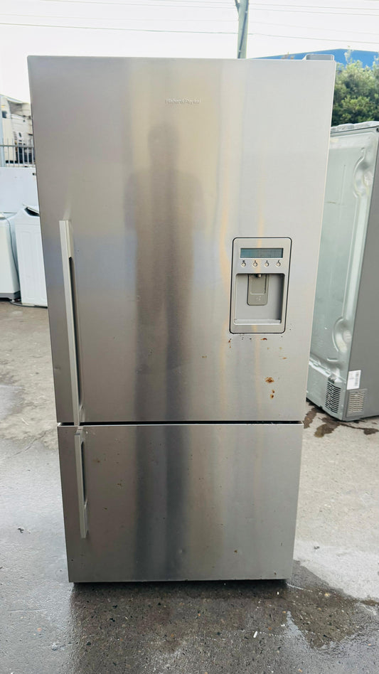 FISHER AND PAYKEL 519 LITRES FRIDGE FREEZER