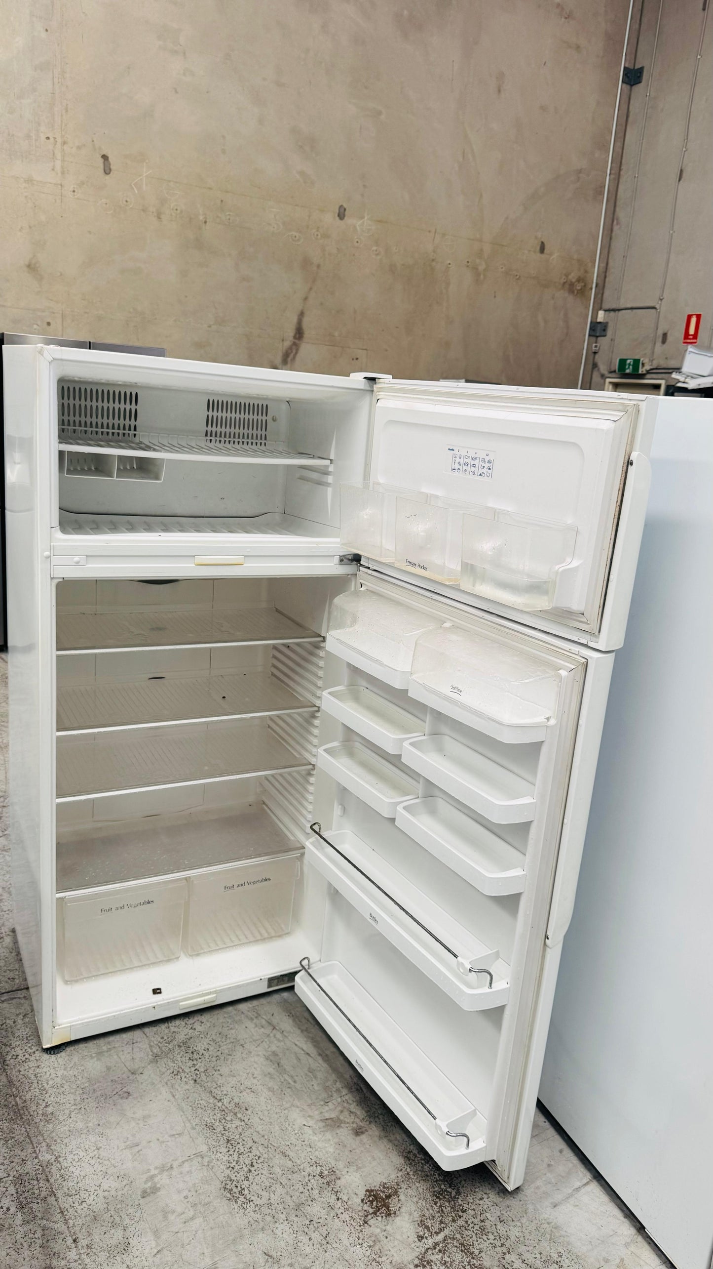 FISHER AND PAYKEL 517 LITRES FRIDGE FREEZER