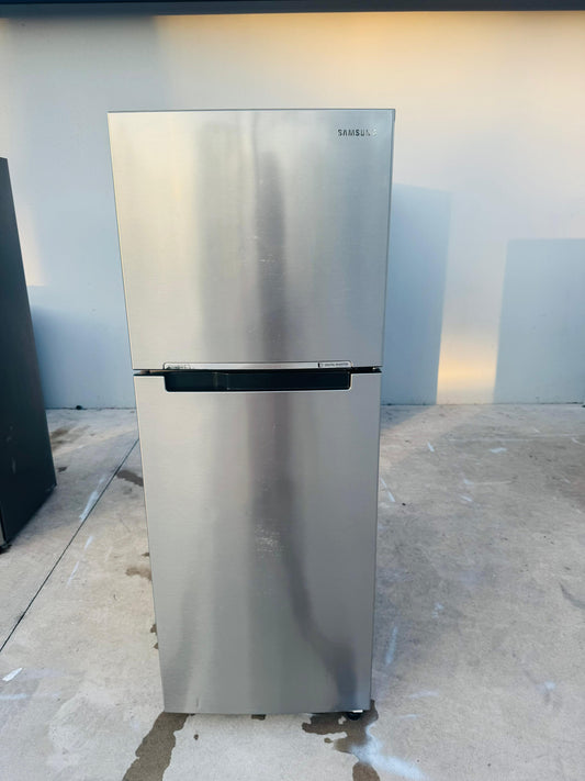 SAMSUNG 318 LITRES FRIDGE FREEZER