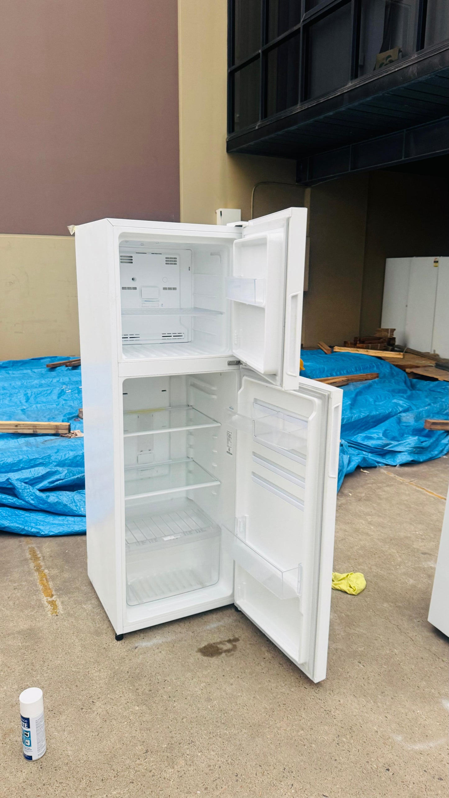 KELVINATOR 275 LITRES FRIDGE FREEZER