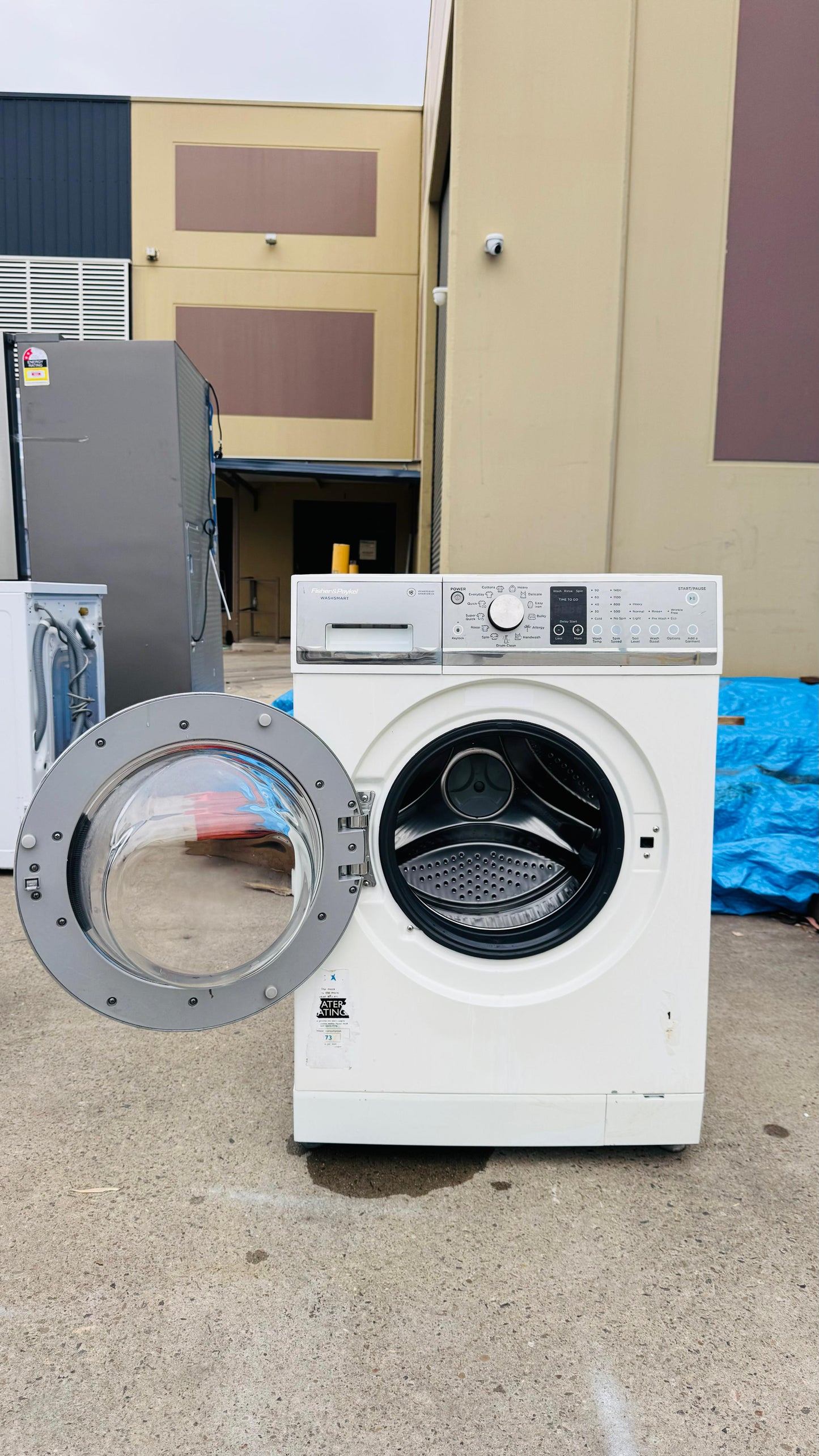 FISHER AND PAYKEL 8.5KGS FRONT LOADER WASHING MACHINE