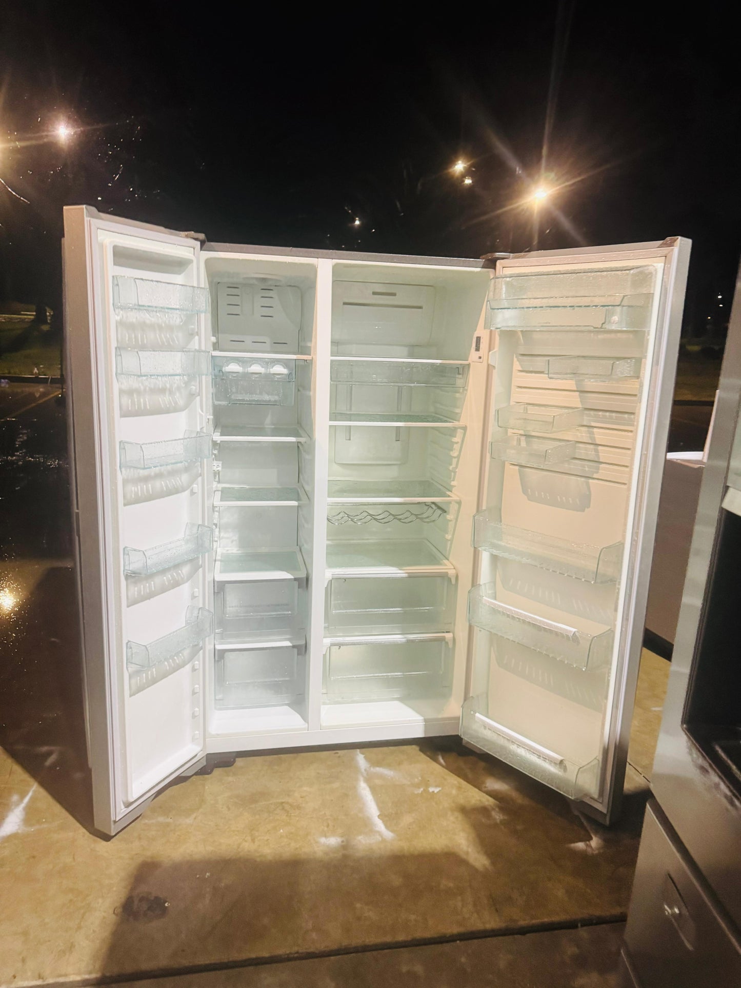 WESTING HOUSE SIDE BY SIDE 700 LITRES FRIDGE FREEZER