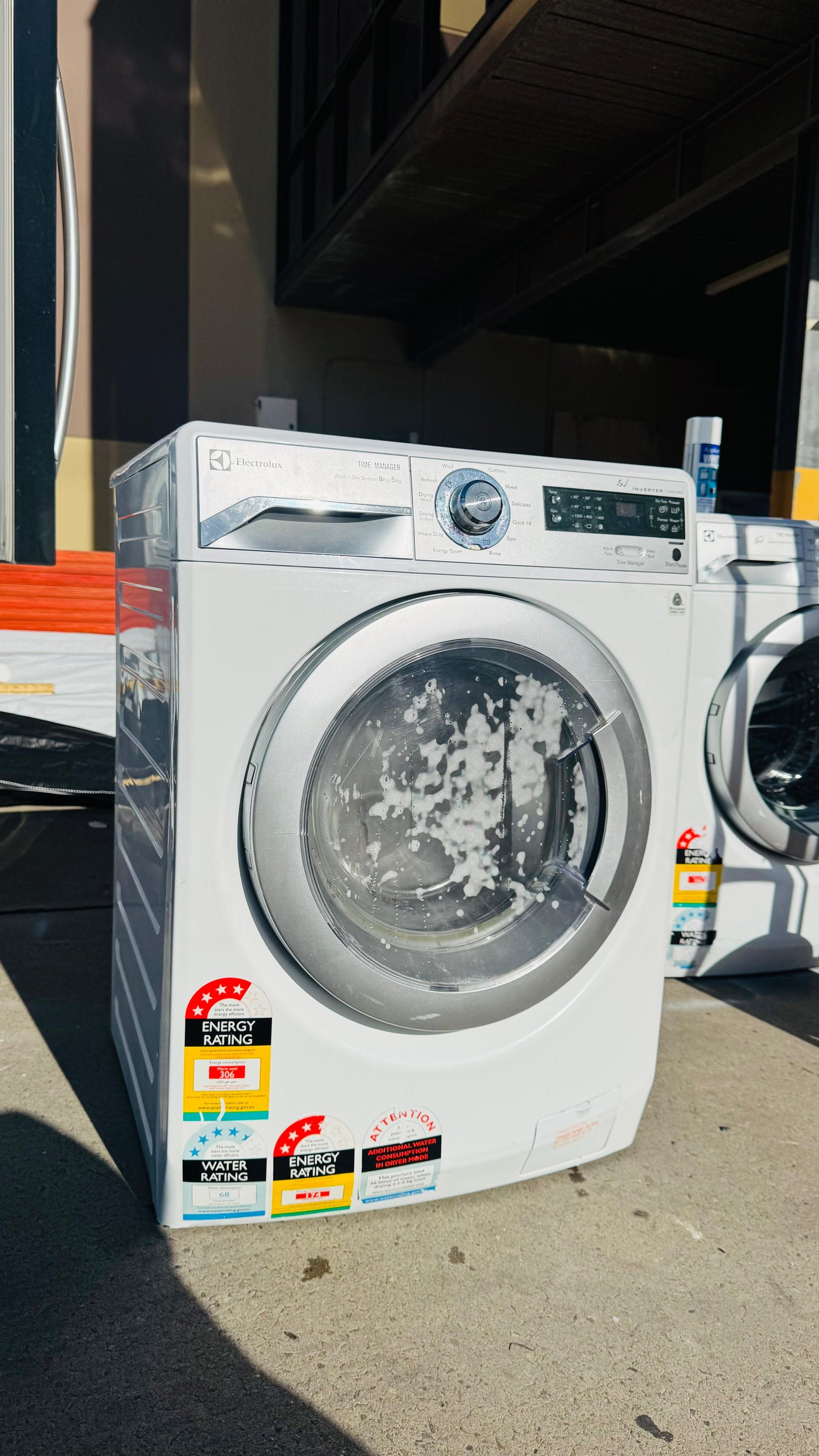 ELECTROLUX 8KGS FRONT LOADER WASHING MACHINE