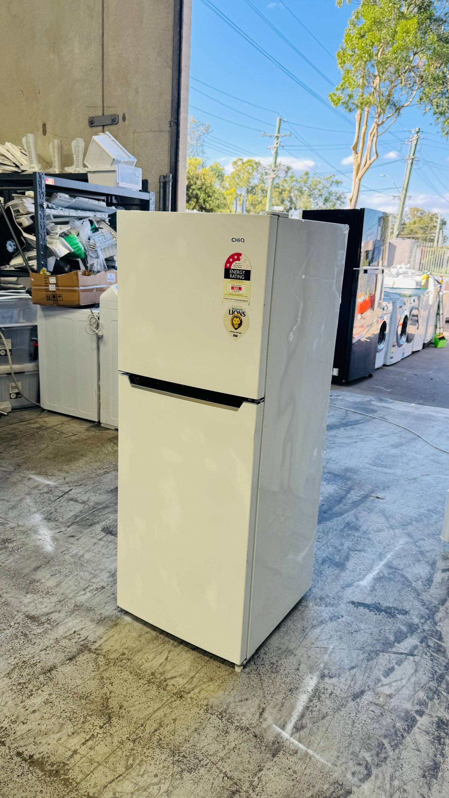 CHIQ 216 LITRES FRIDGE FREEZER