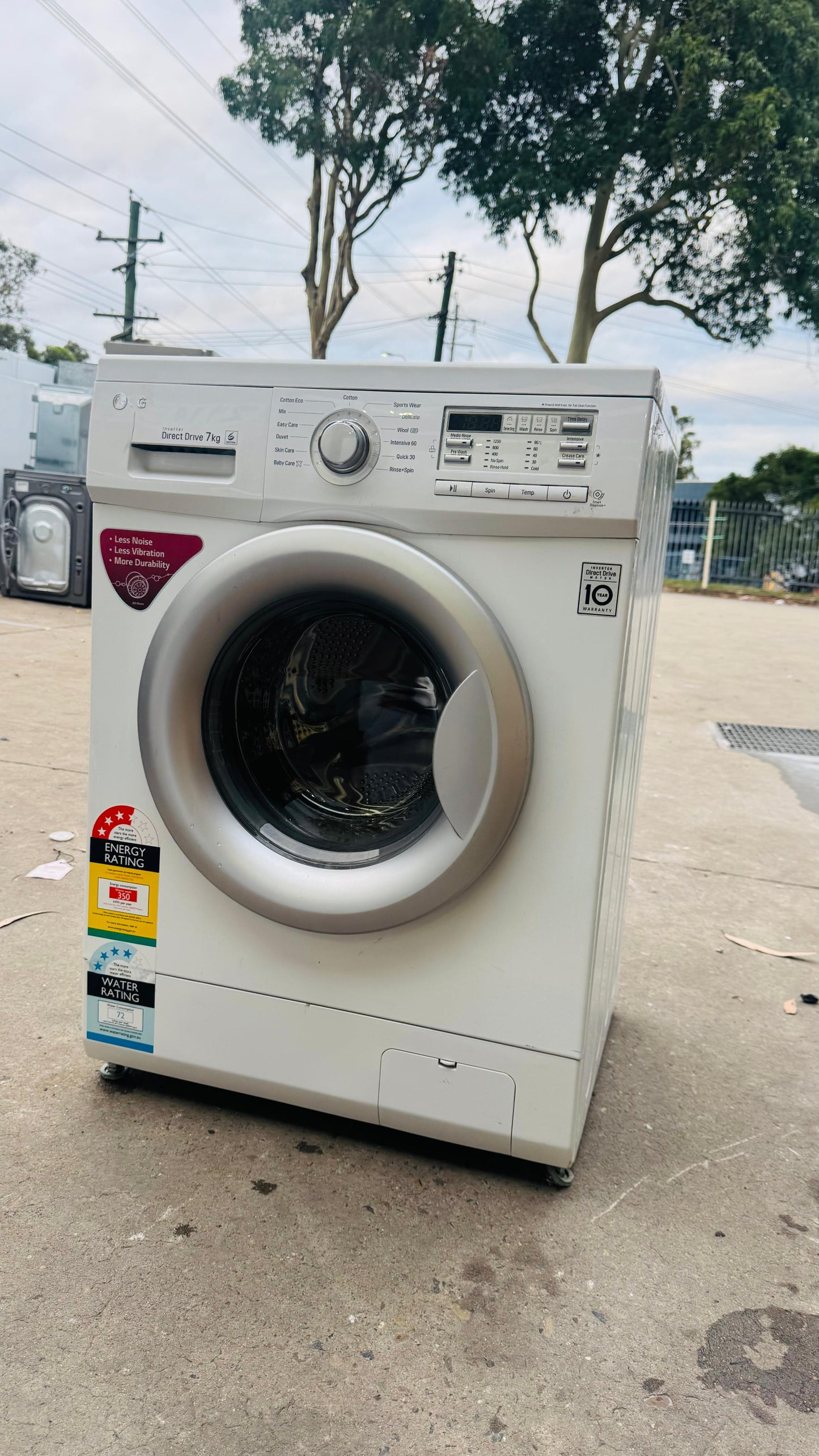 LG 7KGS FRONT LOADER WASHING MACHINE