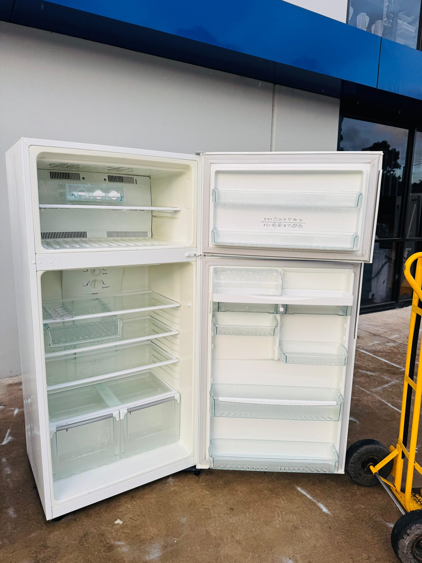 WESTING HOUSE 520 LITRES FRIDGE FREEZER