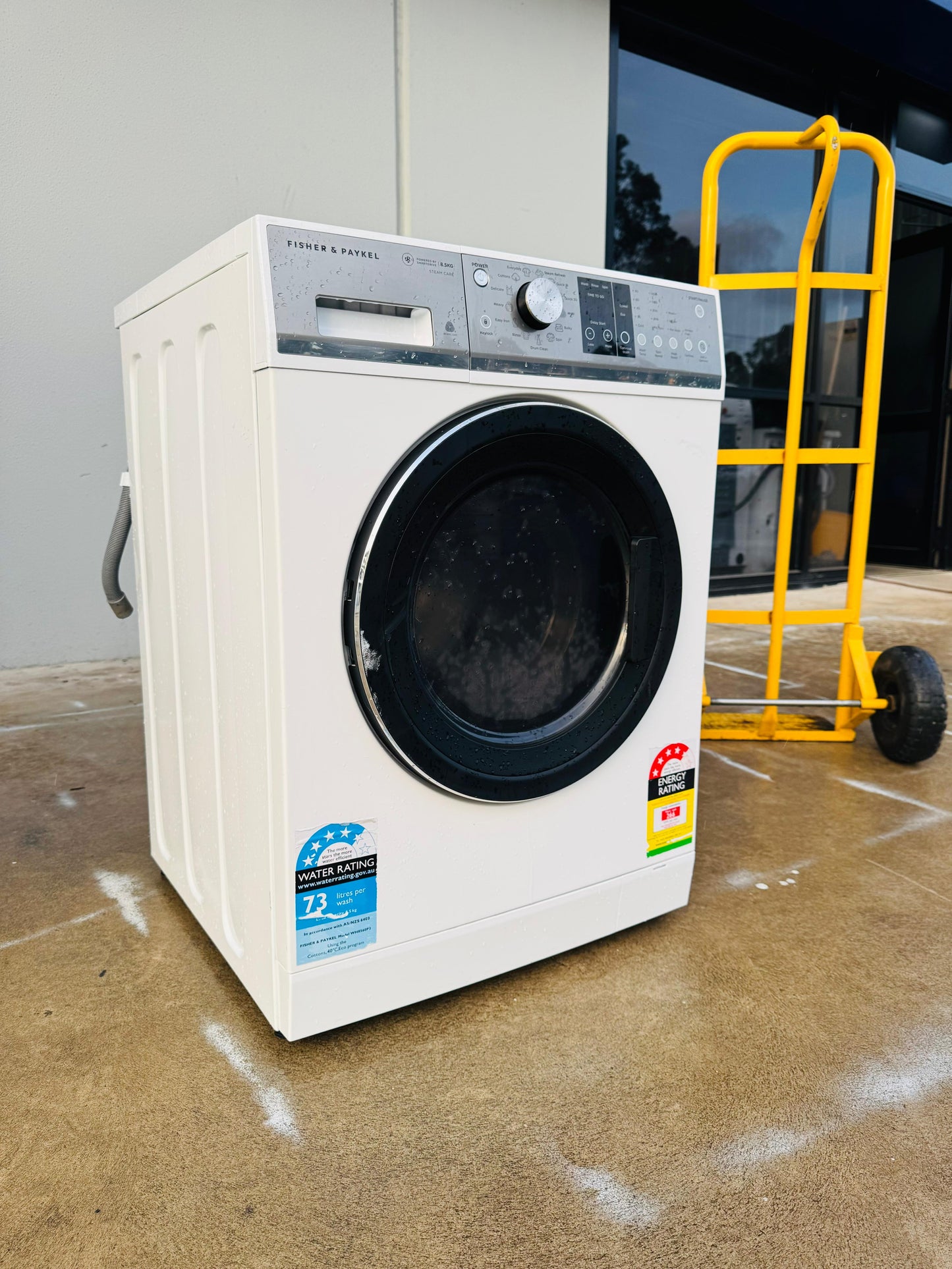 FISHER AND PAYKEL 8.5KGS FRONT LOADER WASHING MACHINE