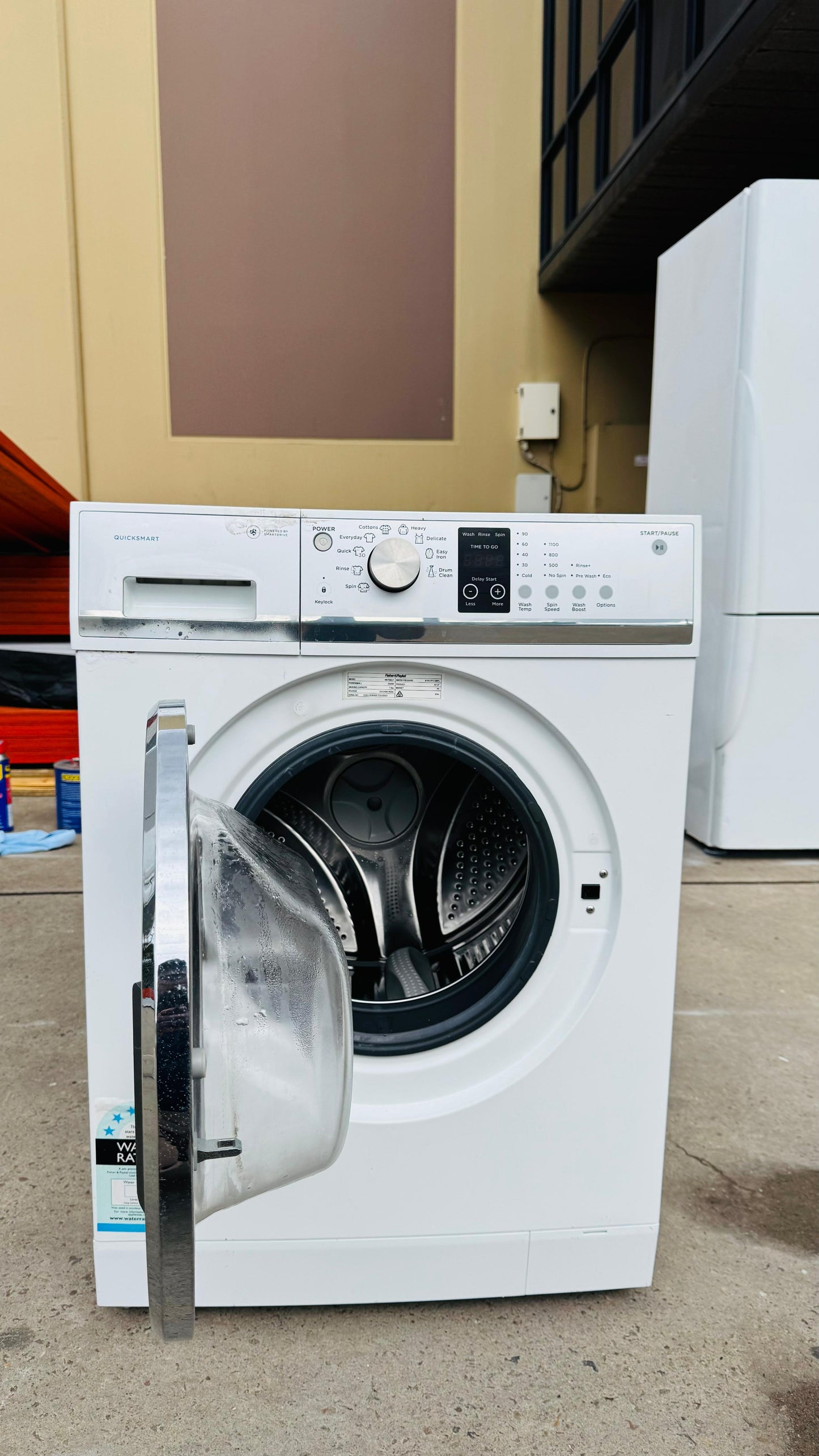 FISHER AND PAYKEL 7.5KGS FRONT LOADER WASHING MACHINE