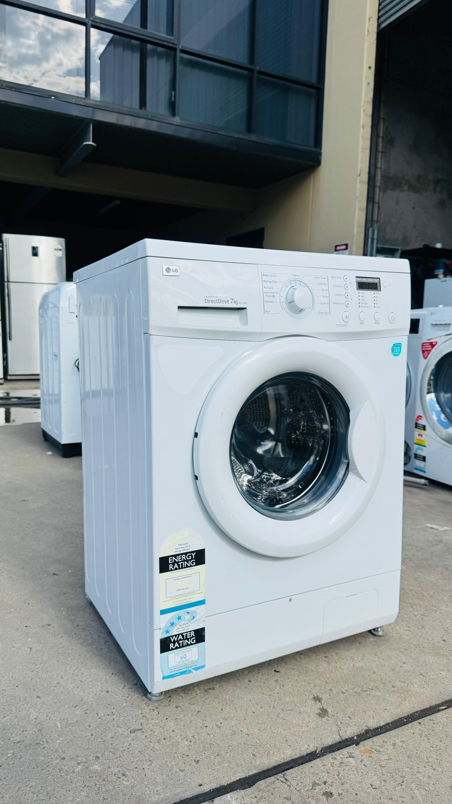 LG 7KGS FRONT LOADER WASHING MACHINE