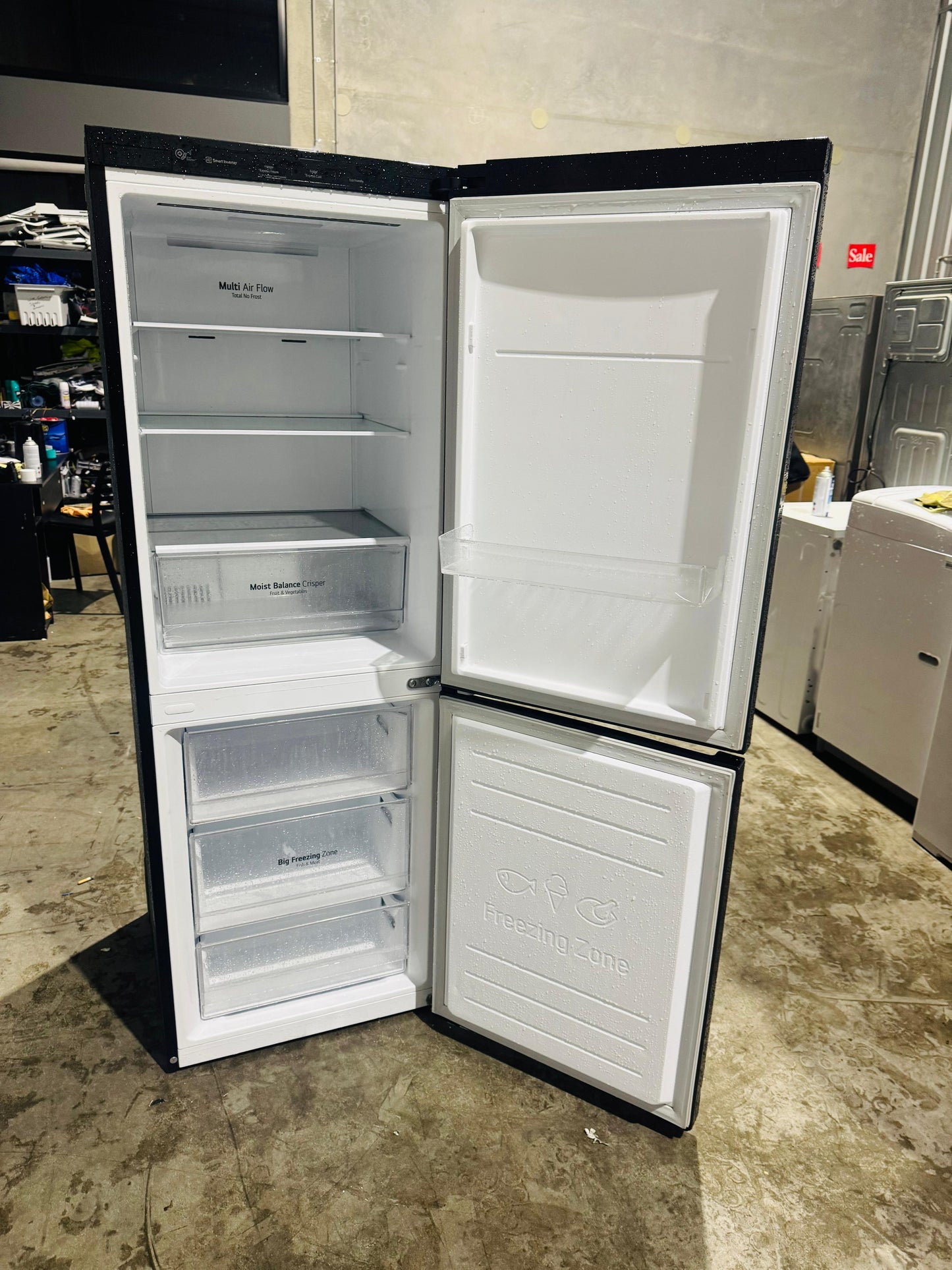 LG 335 LITRES FRIDGE FREEZER & WATER DISPENSER