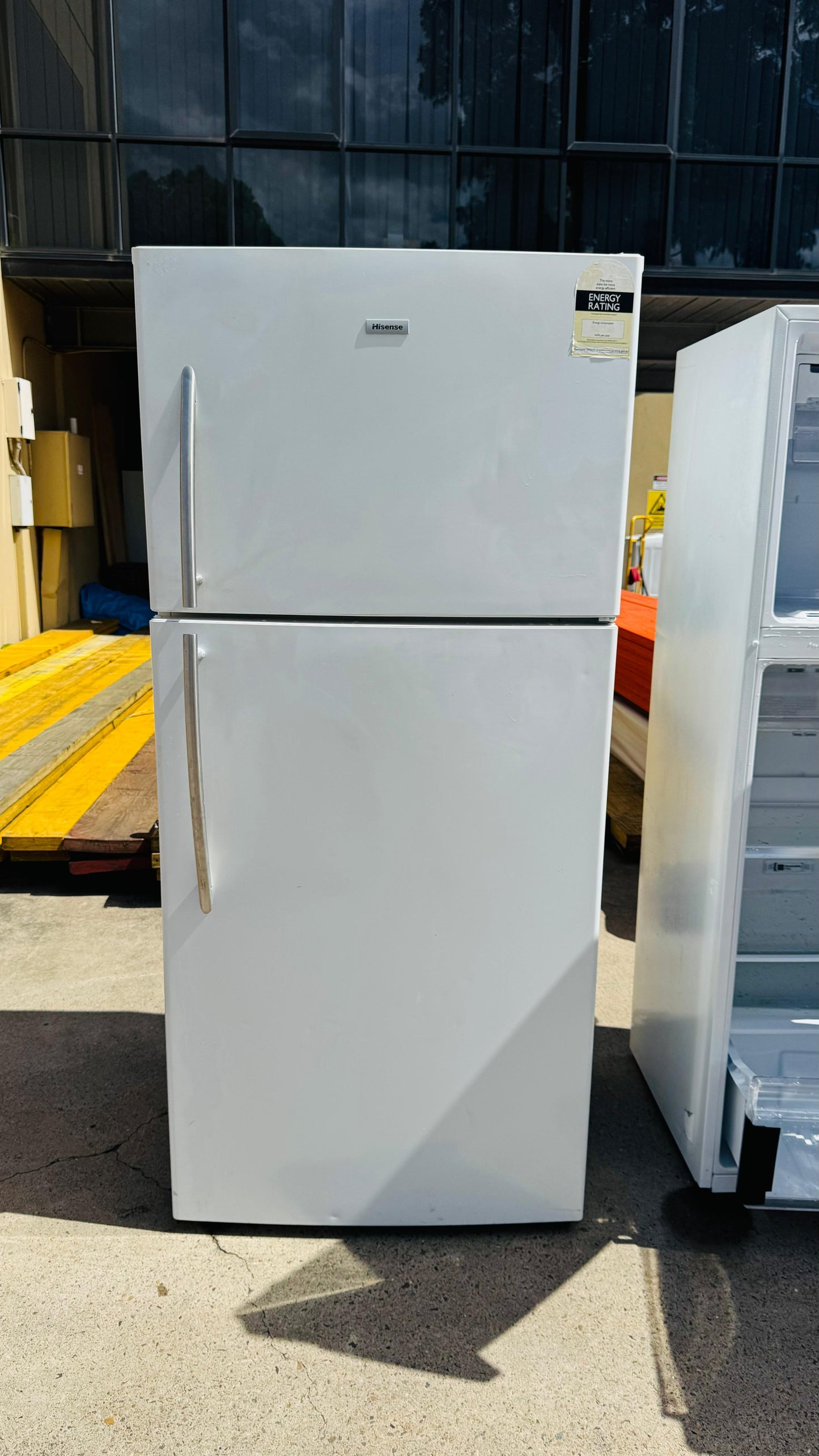 HISENSE 526 LITRES FRIDGE FREEZER