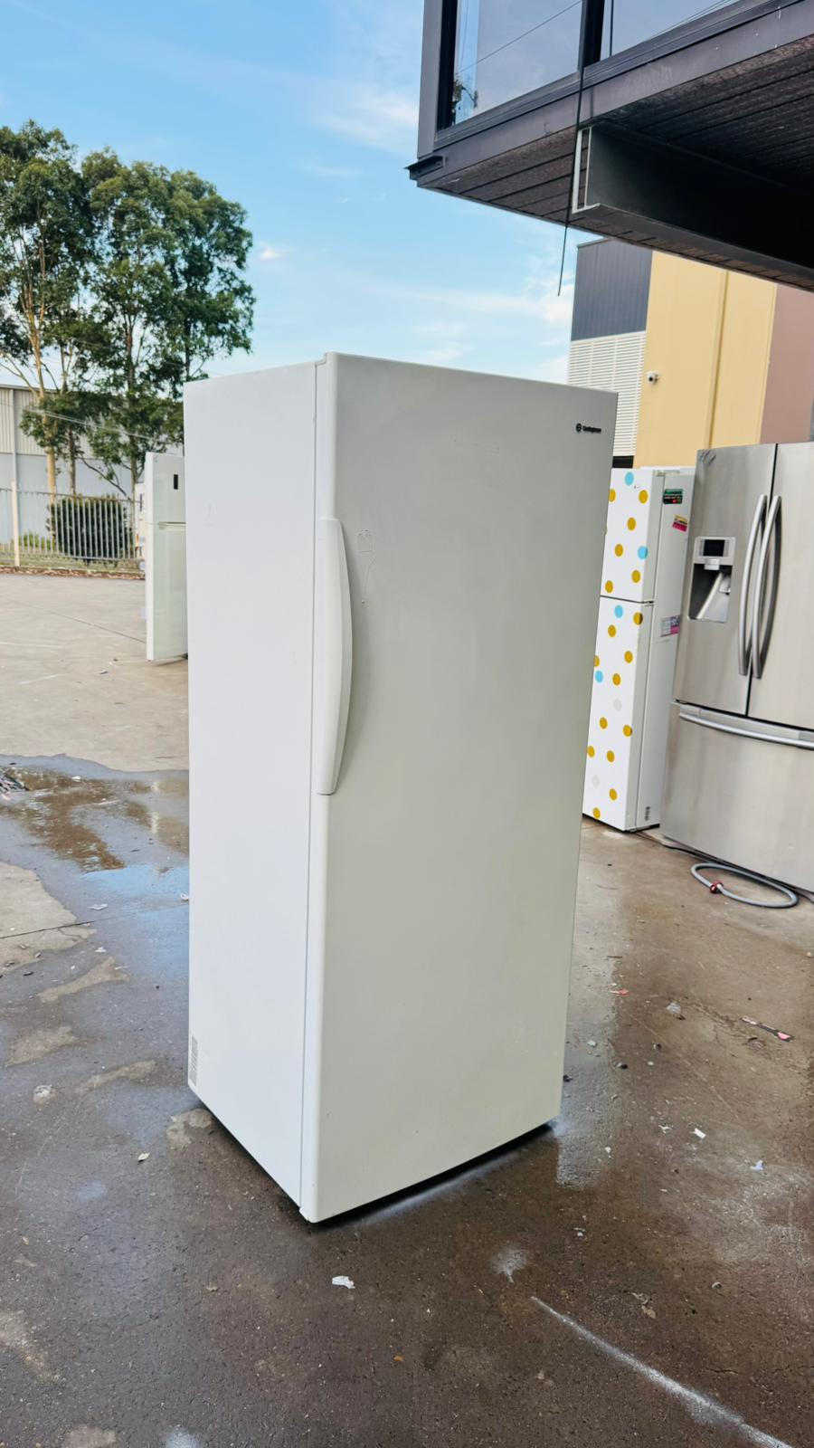 WESTINGHOUSE 430 LITRES FRIDGE FREEZER