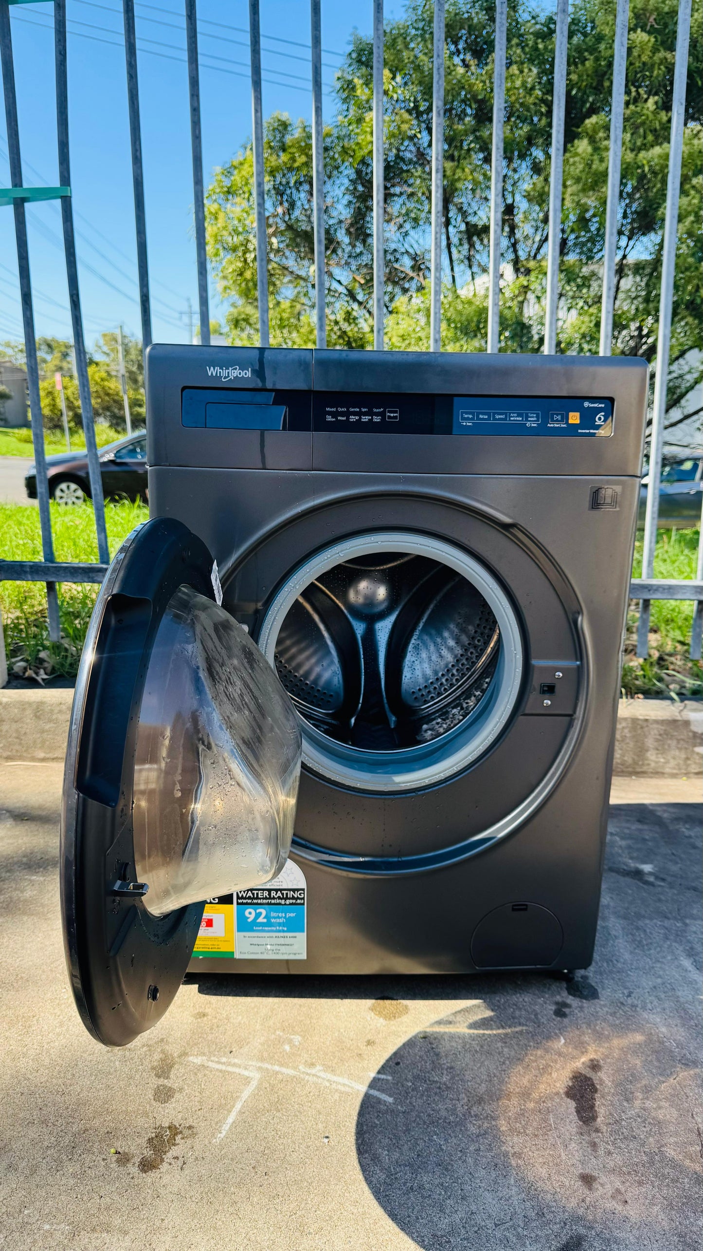WHIRLPOOL 9KGS FRONT LOADER WASHING MACHINE
