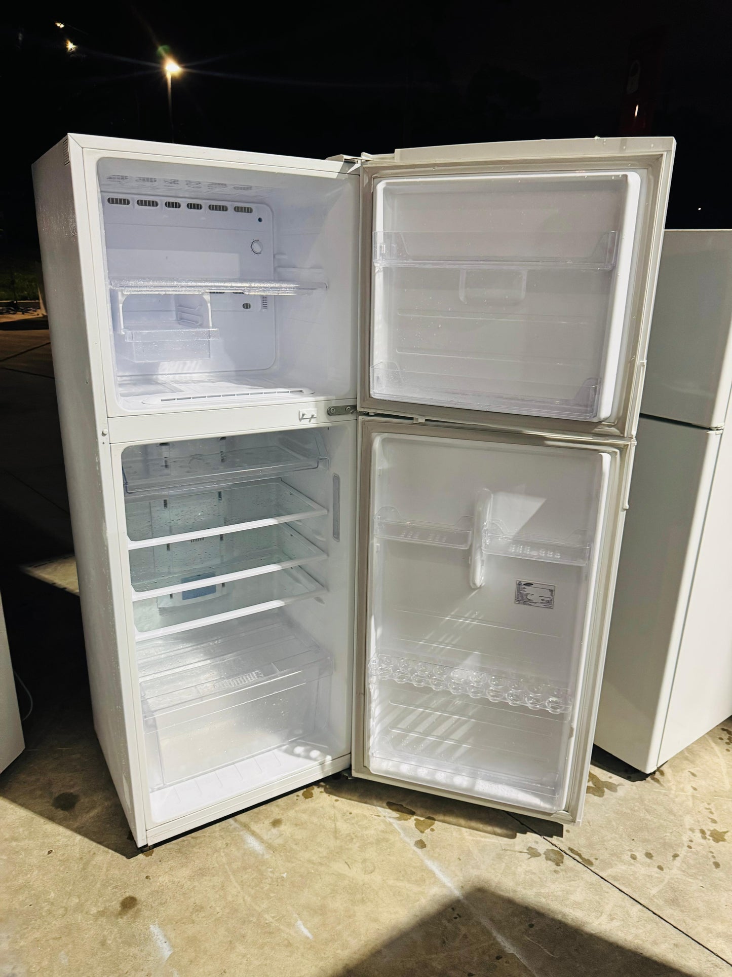 SAMSUNG 390 LITRES FRIDGE FREEZER