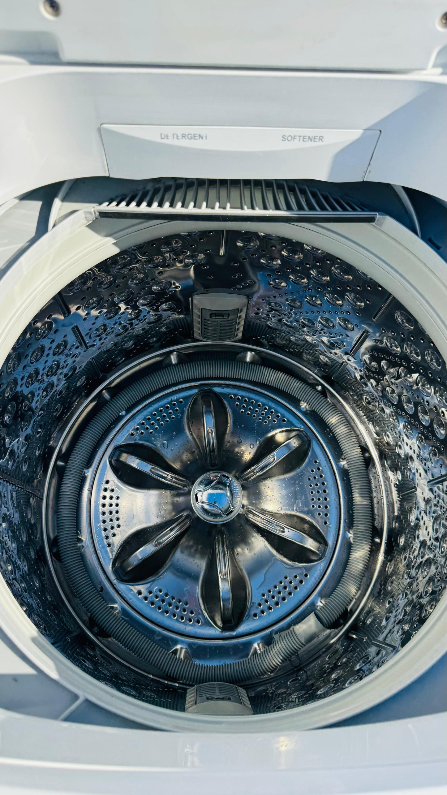 LG 9.5KGS TOP LOADER WASHING MACHINE