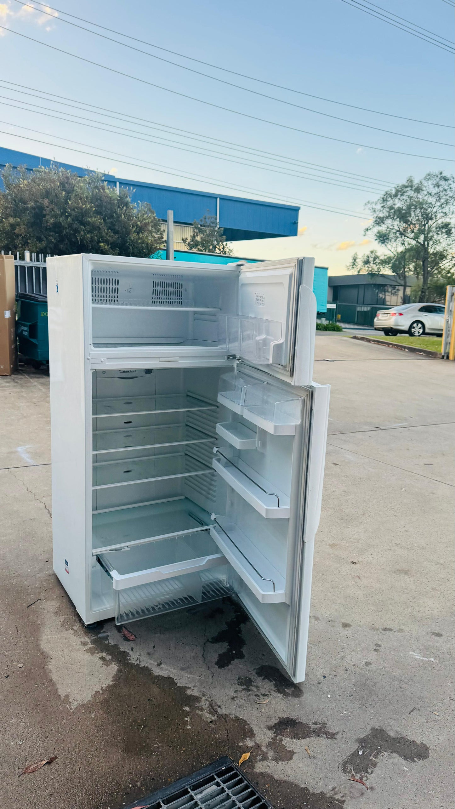 FISHER AND PAYKEL 517 LITRES FRIDGE FREEZER