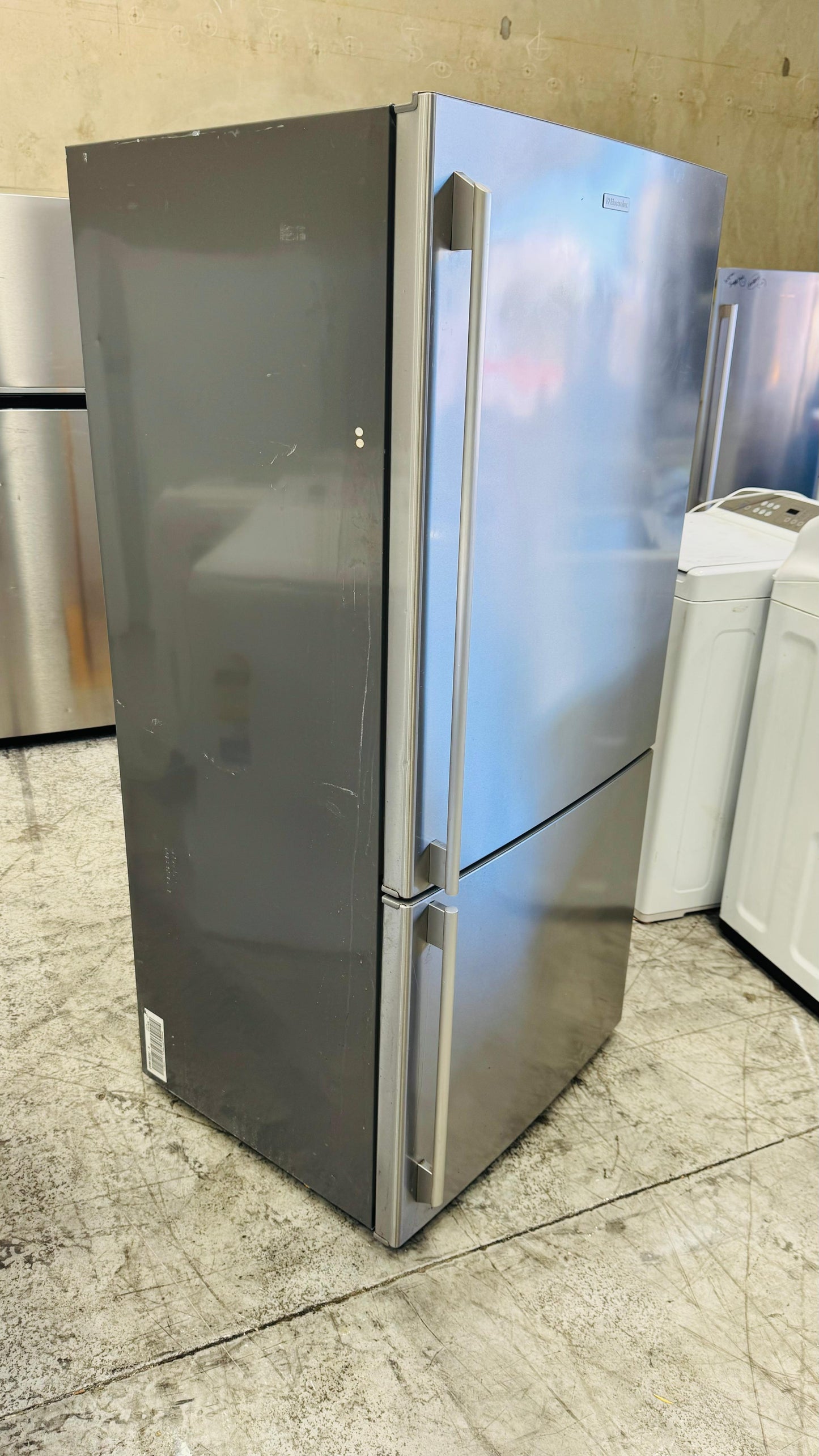 ELECTROLUX 510 LITRES FRIDGE FREEZER