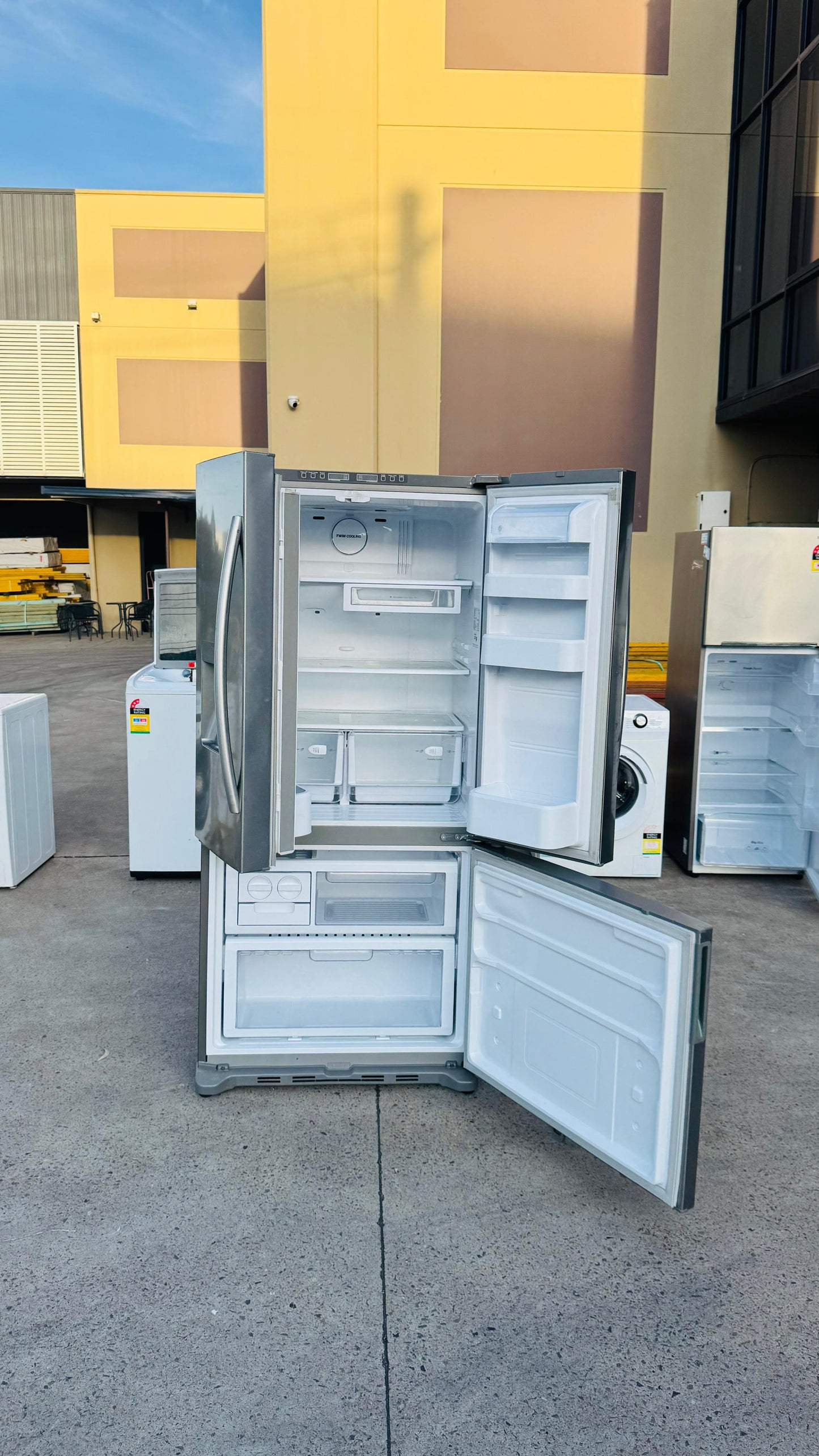 SAMSUNG FRENCH DOOR 533 FRIDGE FREEZER
