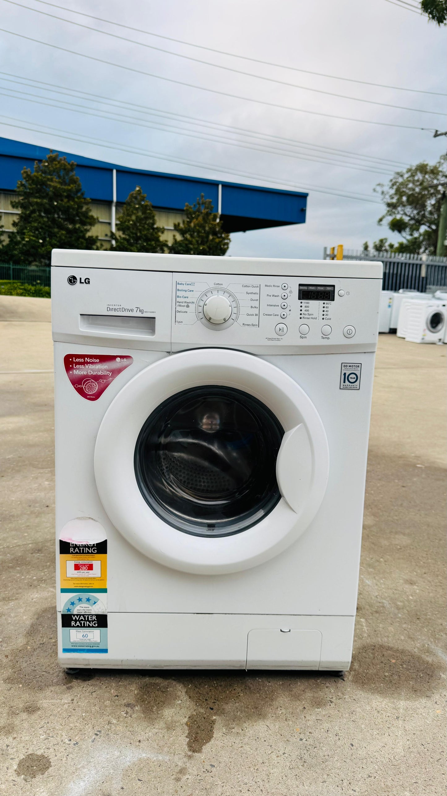 LG 7KGS FRONT LOADER WASHING MACHINE