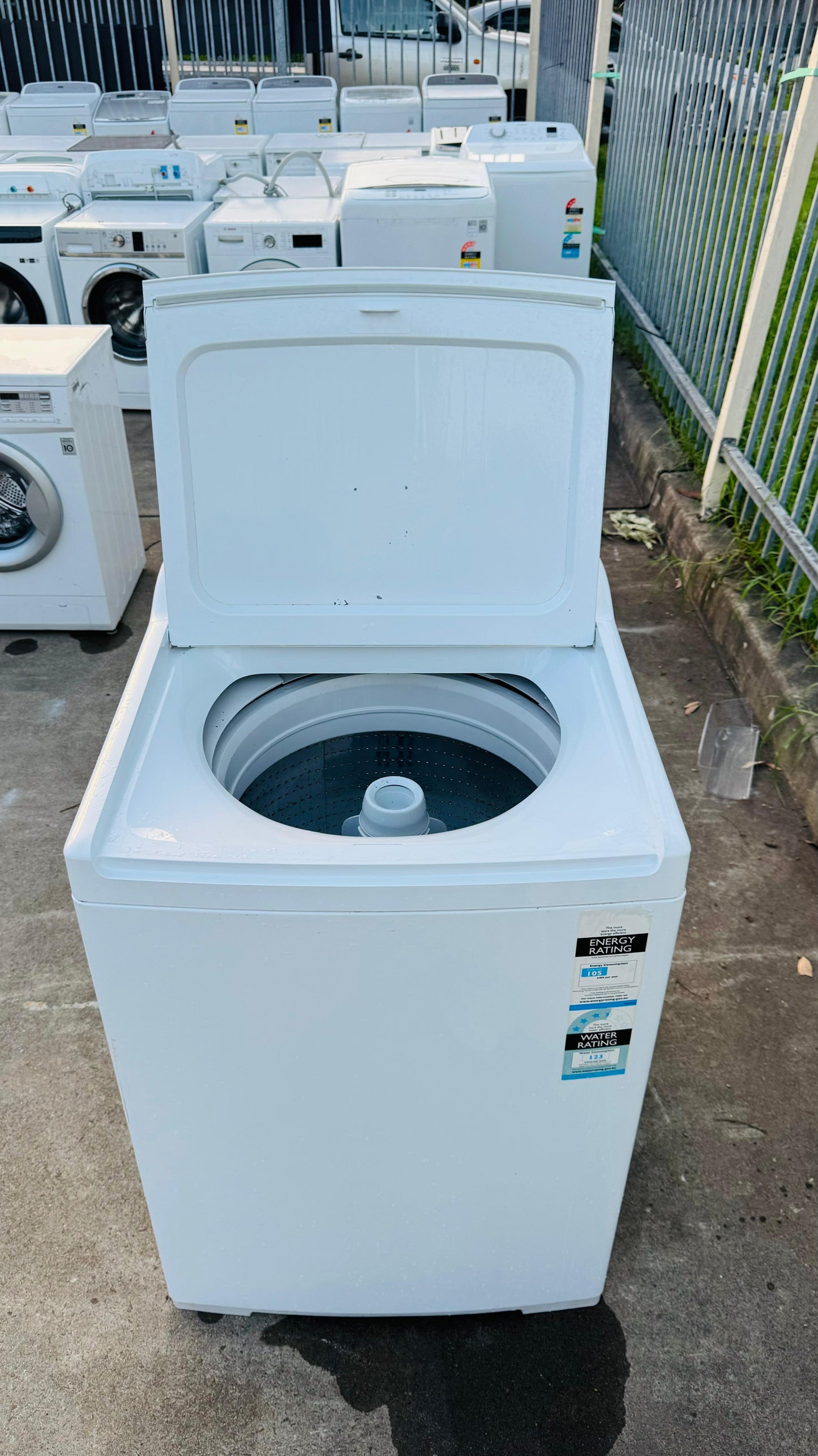 FISHER AND PAYKEL 10KGS  TOP LOADER WASHING MACHINE