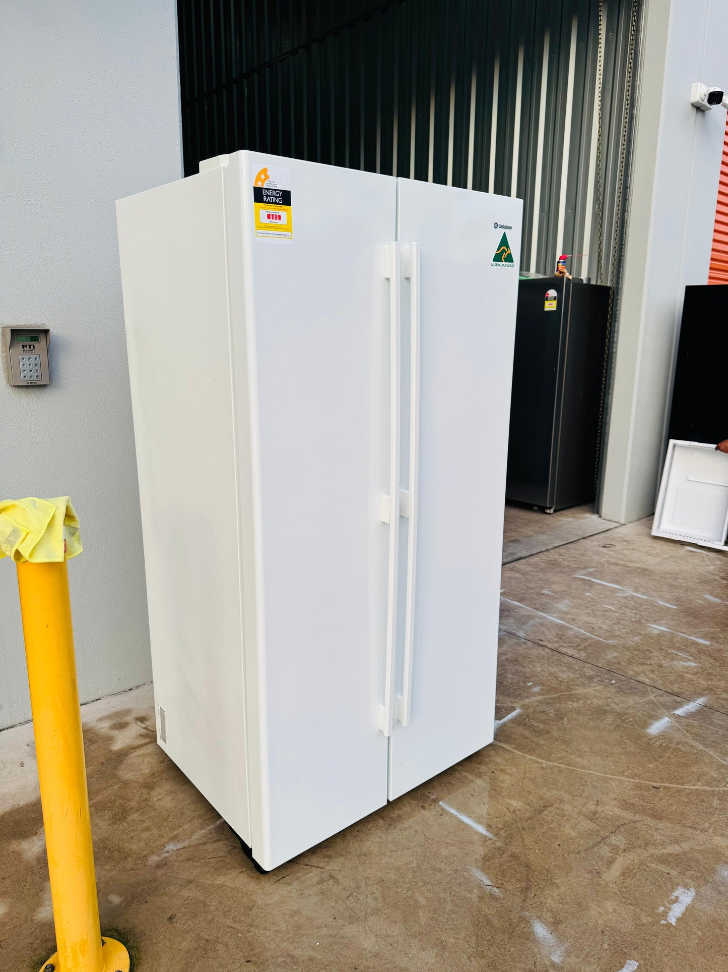 WESTING HOUSE SIDE BY SIDE 606 LITRES FRIDGE FREEZER