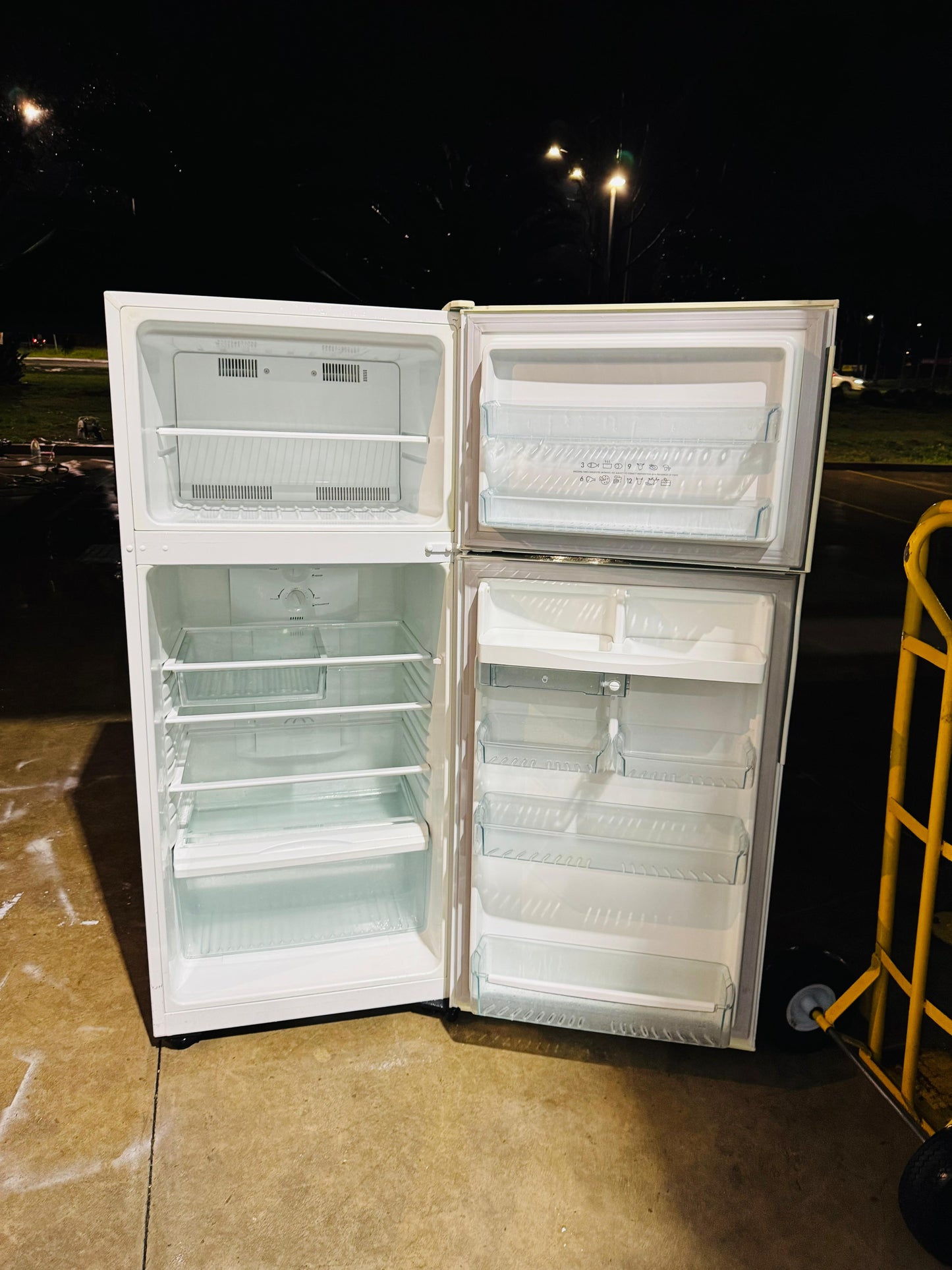 WESTING HOUSE 416 LITRES FRIDGE FREEZER