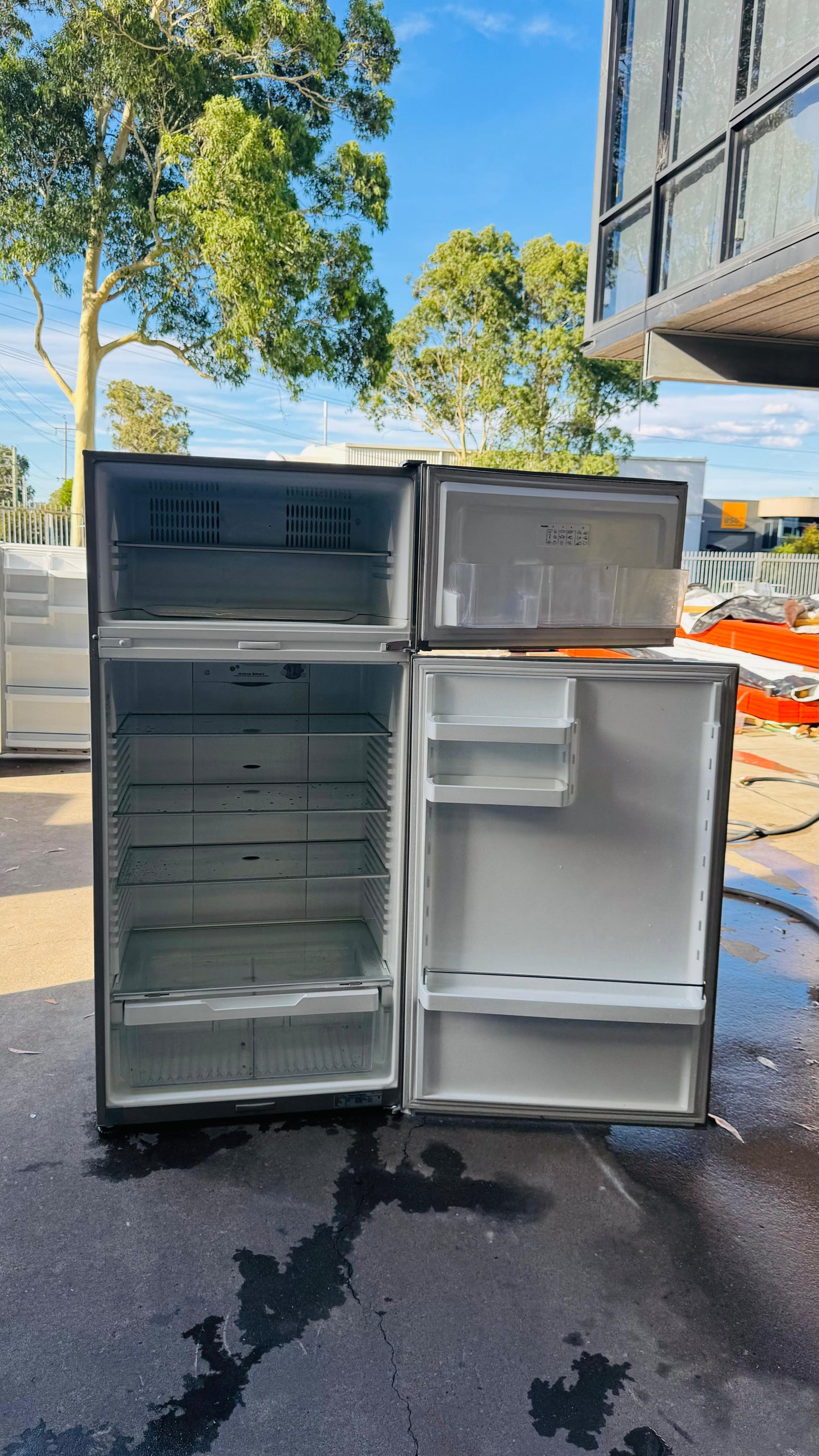 FISHER AND PAYKEL 517 LITRES FRIDGE FREEZER