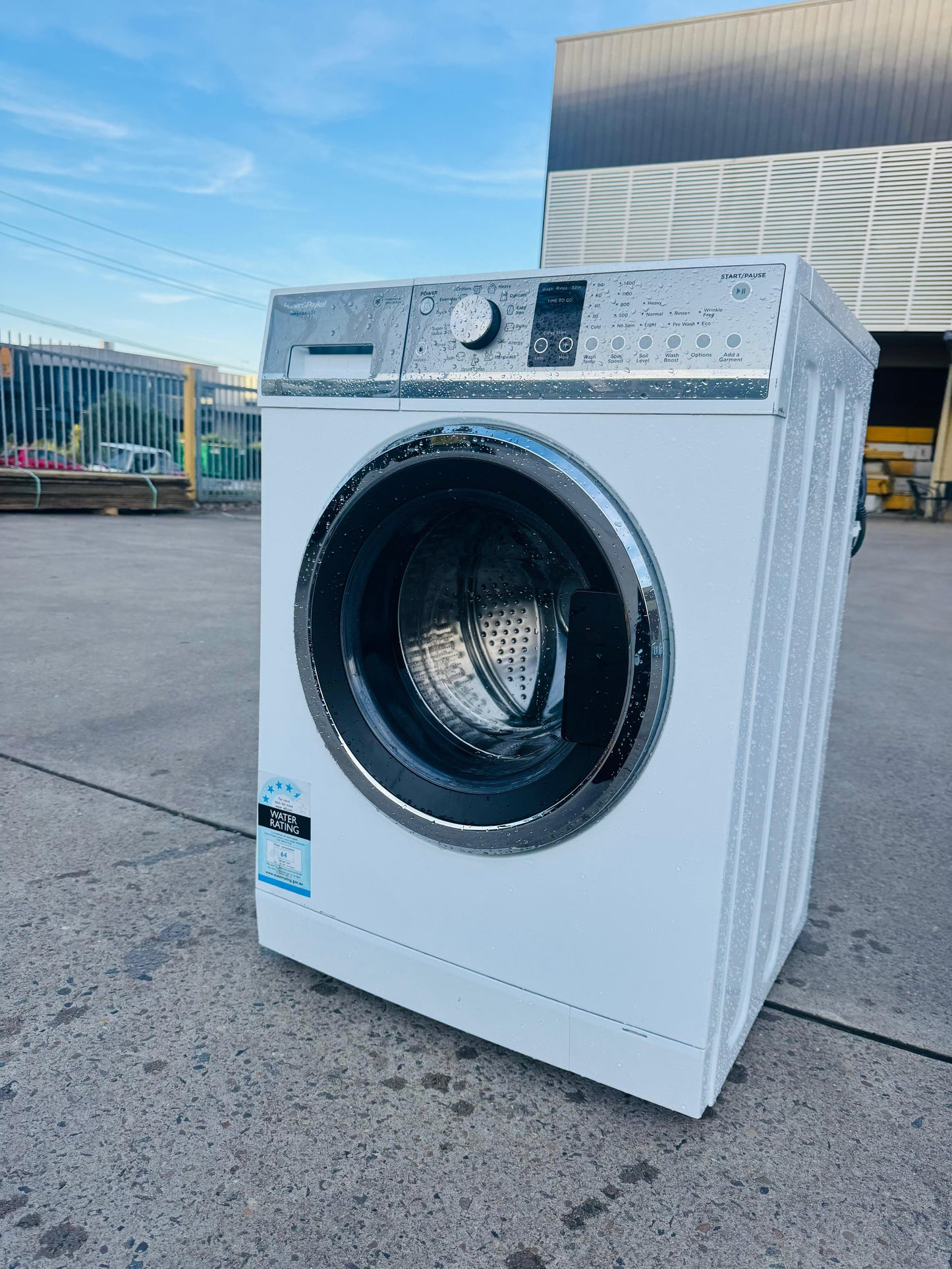 FISHER AND PAYKEL 7.5KGS FRONT LOADER WASHING MACHINE