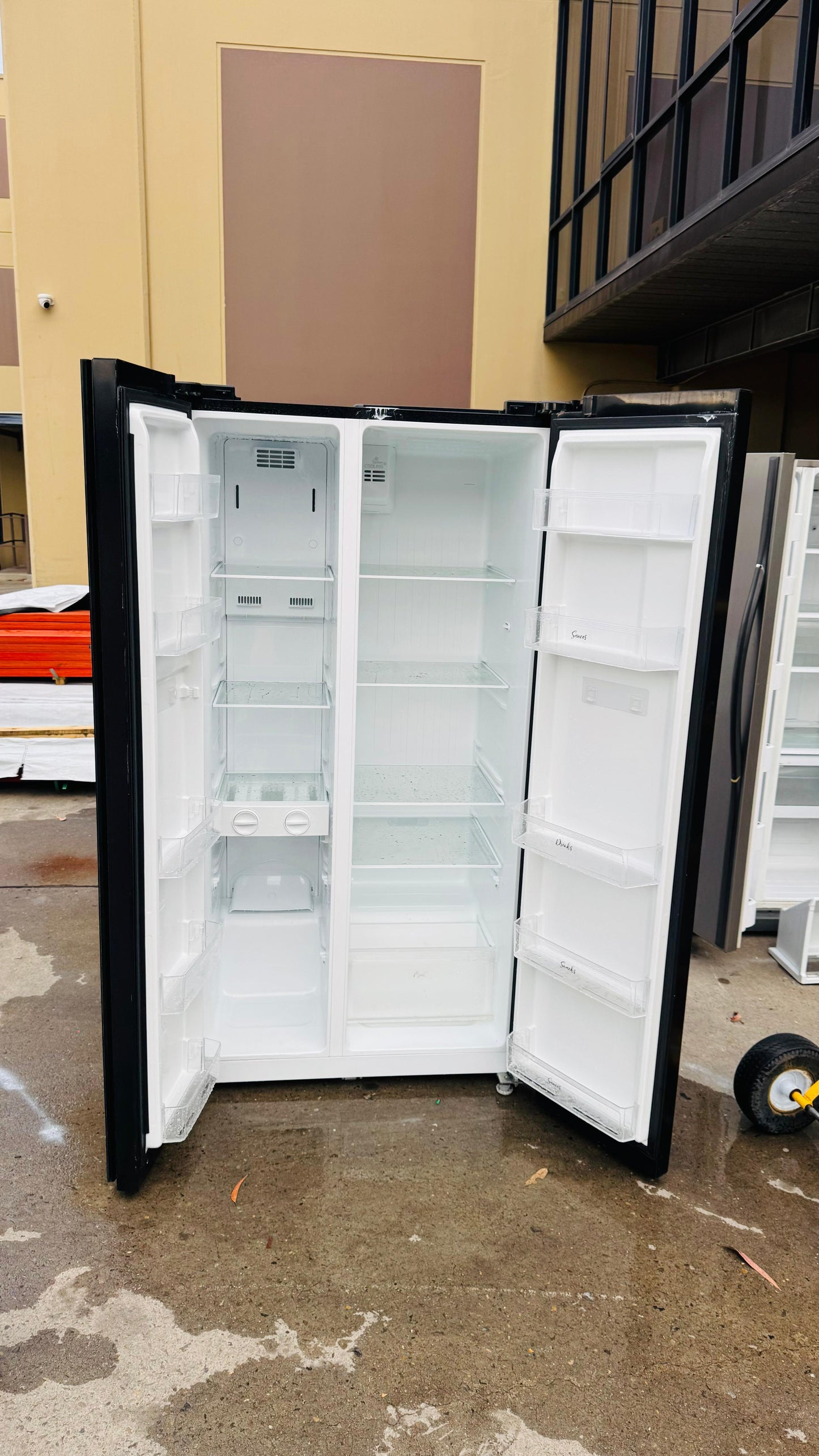 KOGAN 584 LITRES SIDE BY SIDE DOOR FRIDGE FREEZER