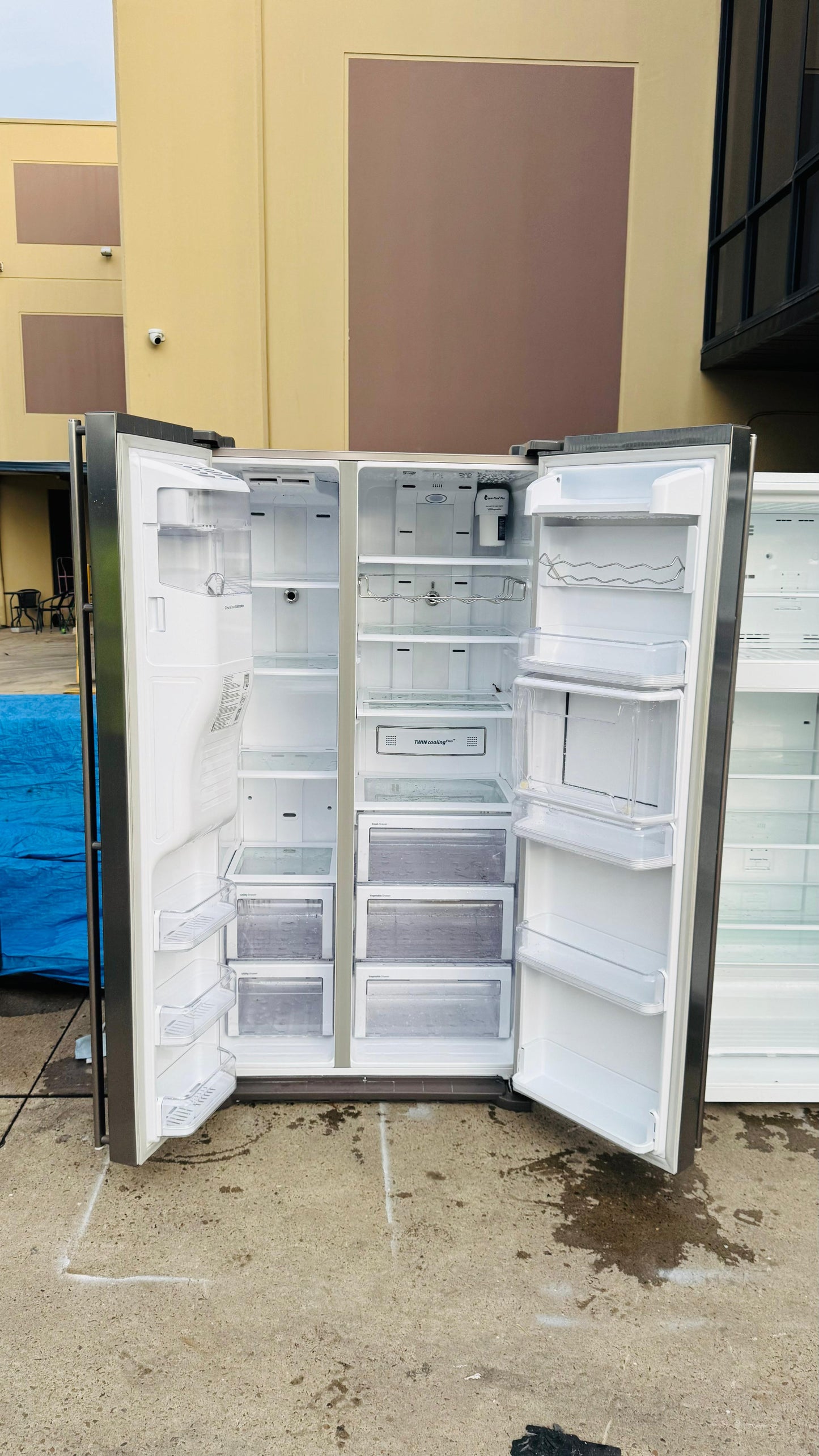 SAMSUNG SIDE BY SIDE 684 LITRES FRIDGE FREEZER