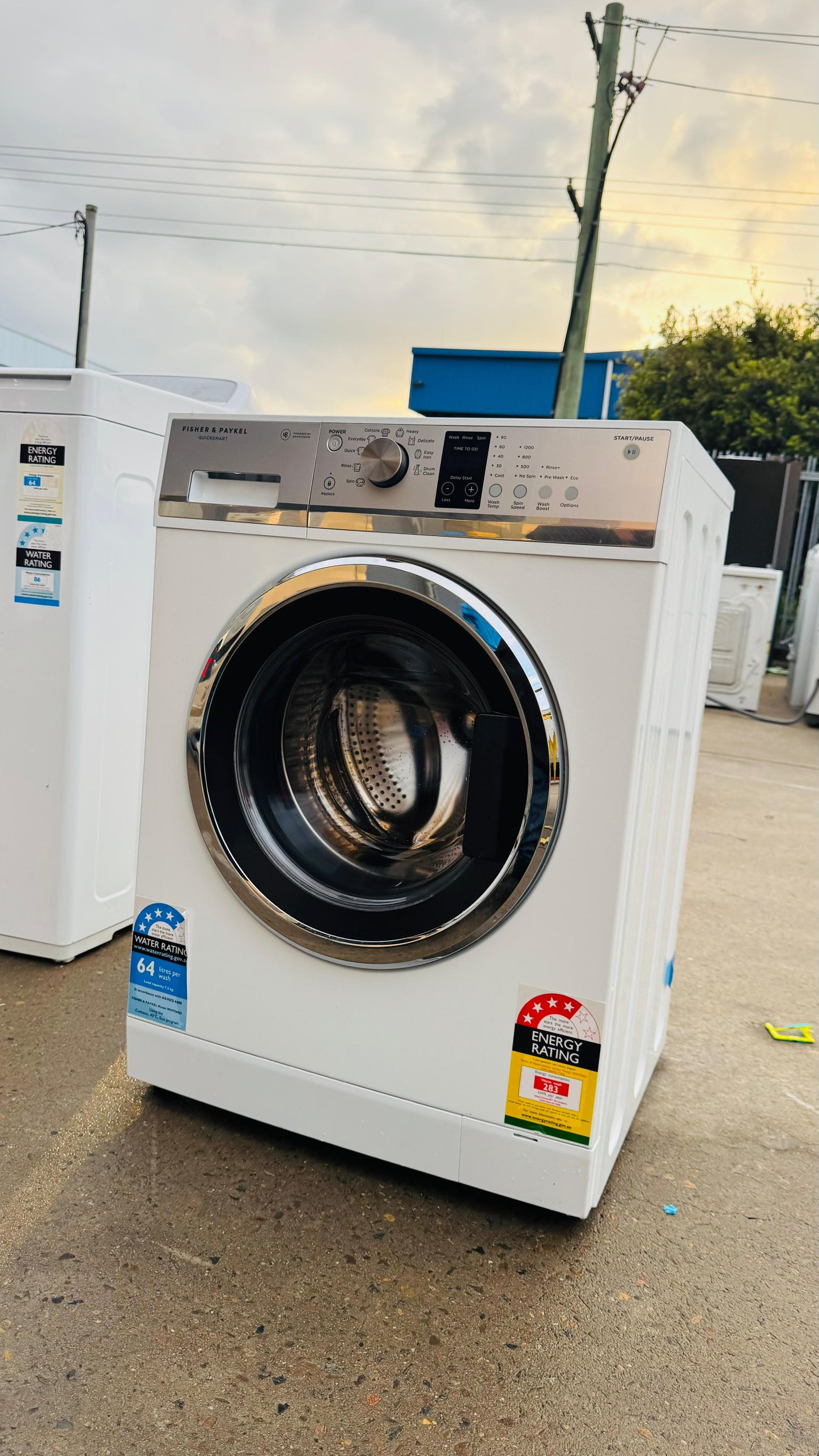 FISHER AND PAYKEL 7.5KGS FRONT LOADER WASHING MACHINE