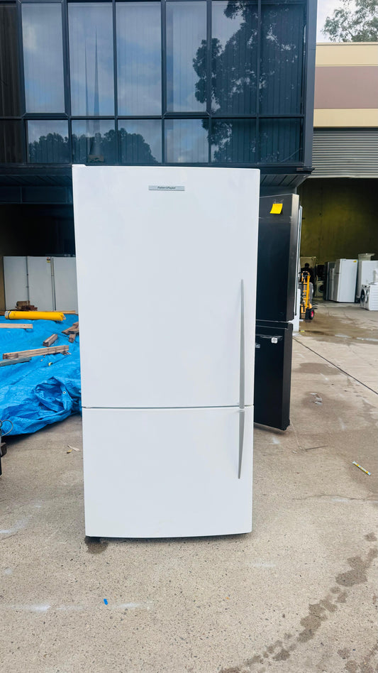 FISHER AND PAYKEL 519 LITRES FRIDGE FREEZER