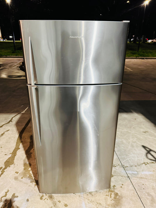 FISHER AND PAYKEL 519 LITRES FRIDGE FREEZER