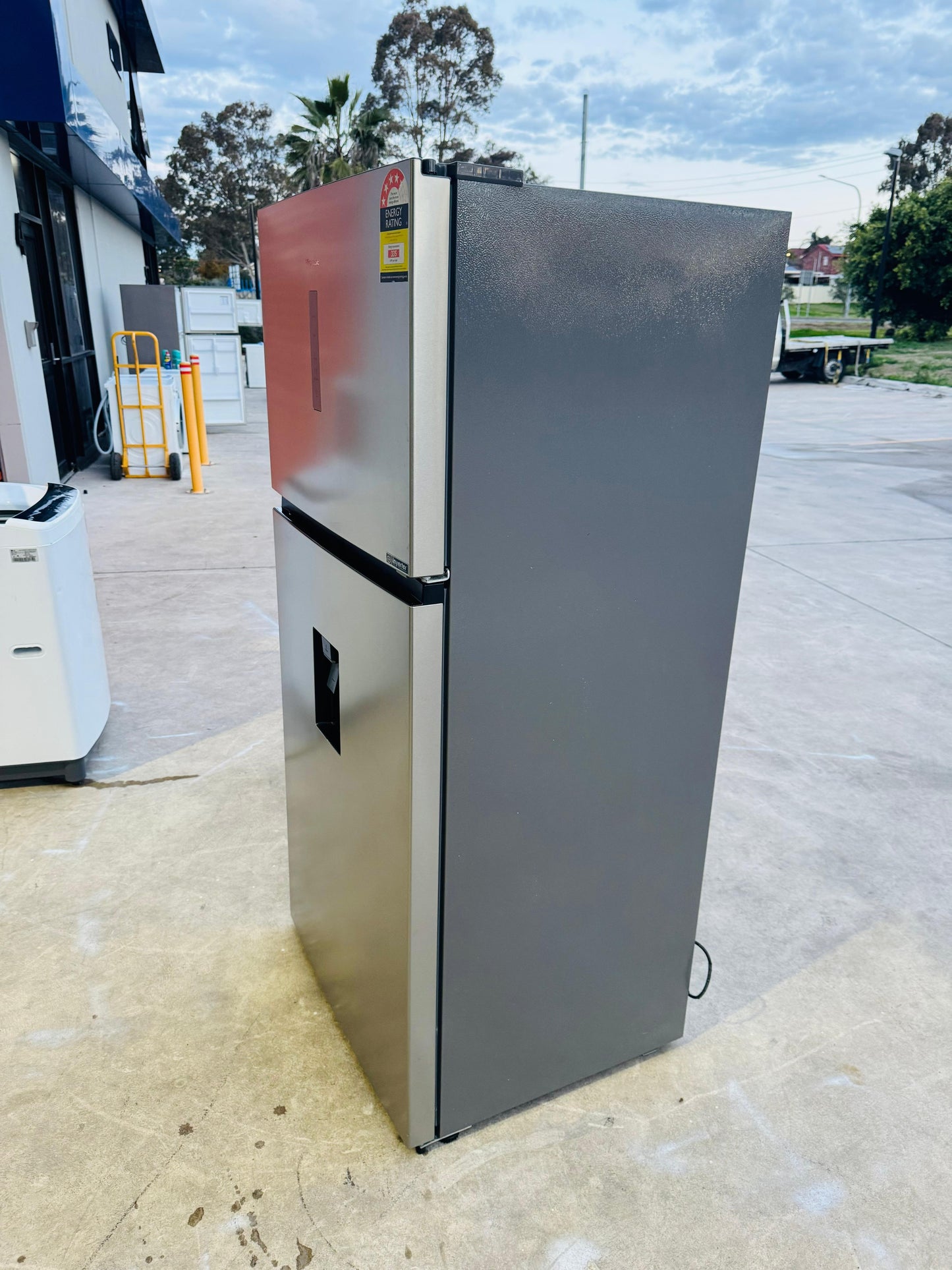 HISENSE 535 LITRES FRIDGE FREEZER