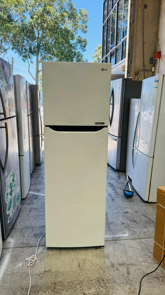 LG 279 LITRES FRIDGE FREEZER
