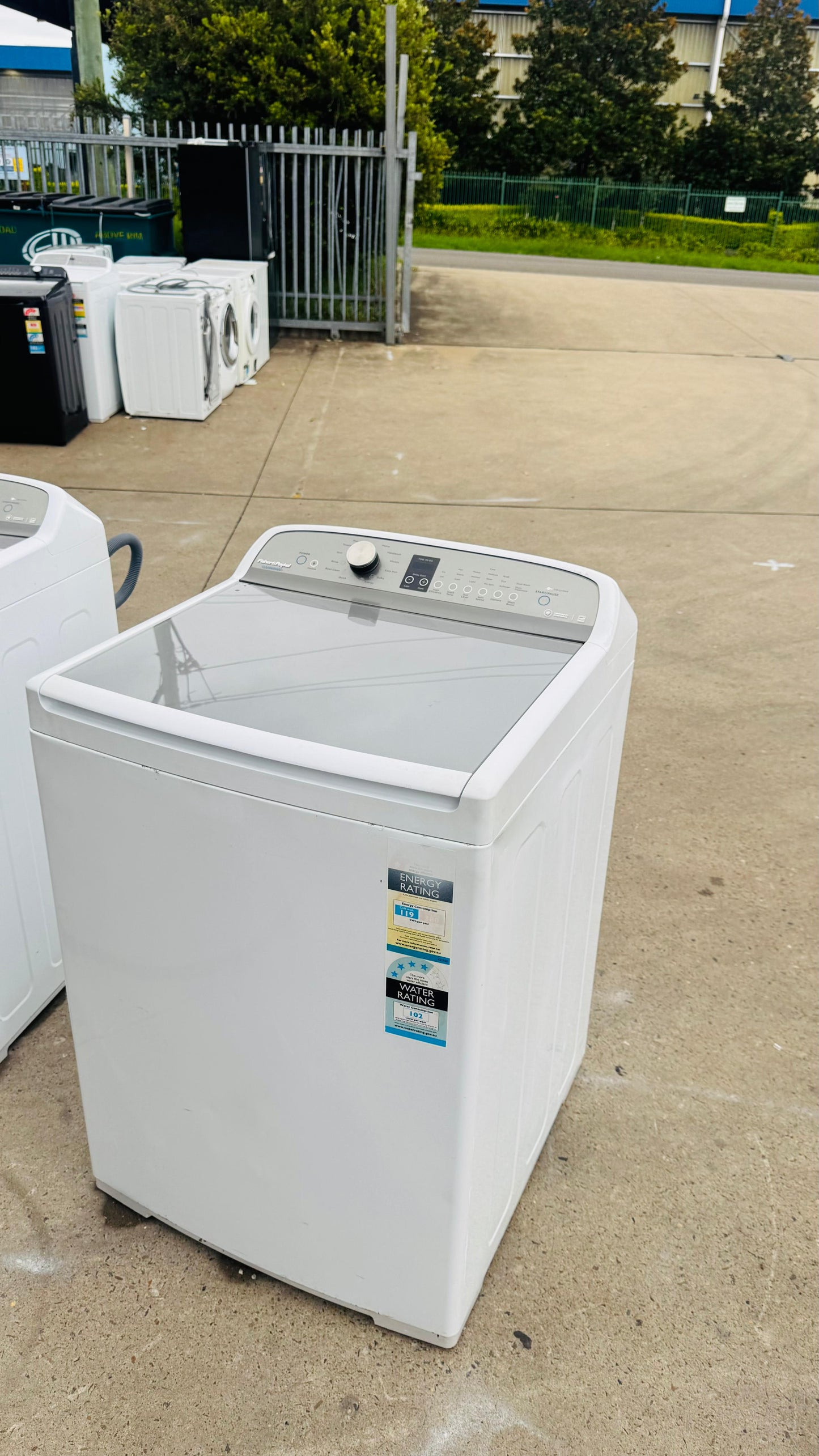 FISHER AND PAYKEL 10KGS TOP LOADER WASHING MACHINE